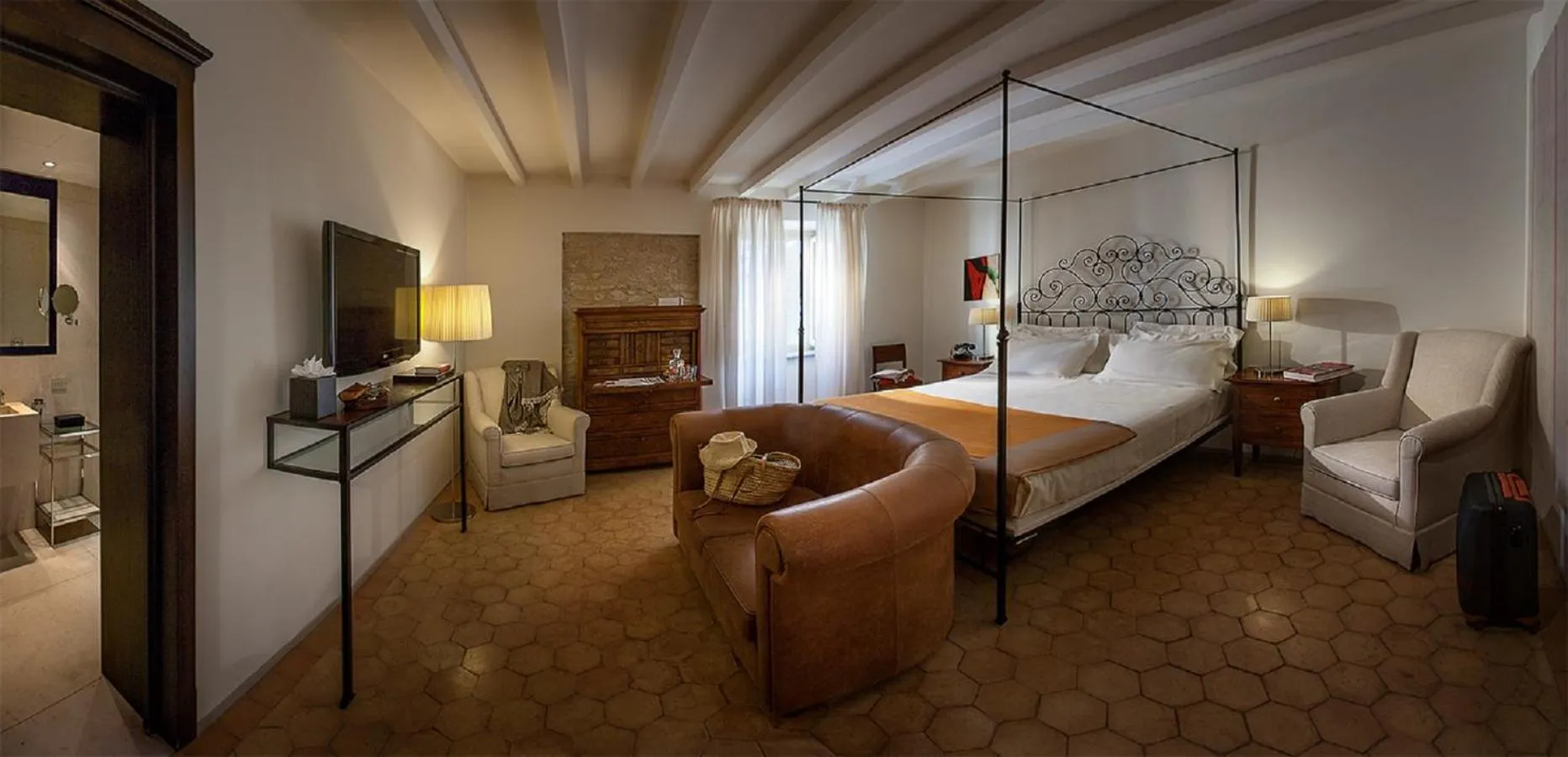 Photo of the whole room, Bed in Relais & Chateaux Palazzo Seneca