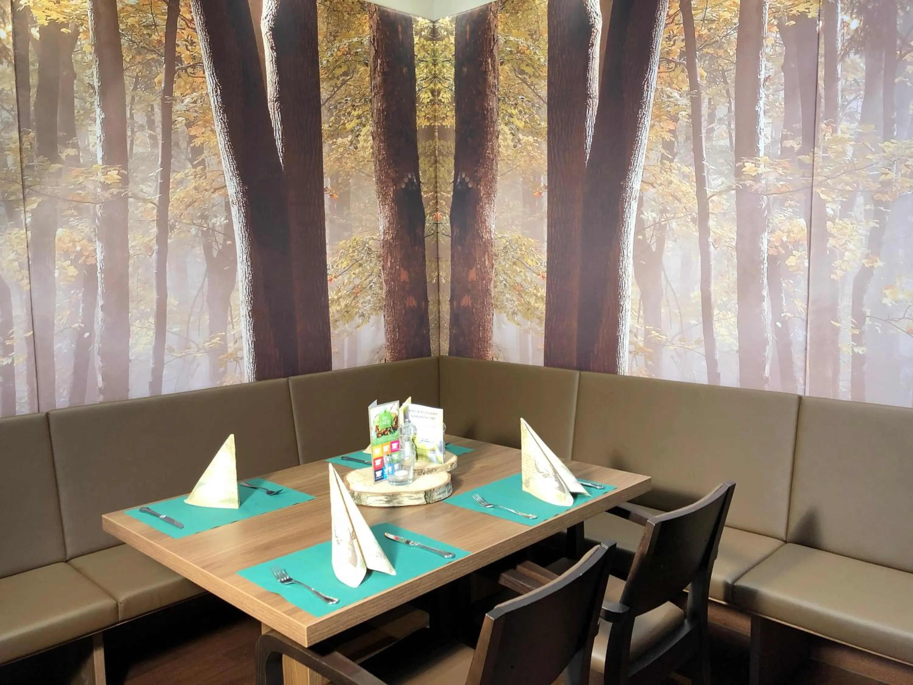 Restaurant/places to eat in Hotel Isenbütteler Hof