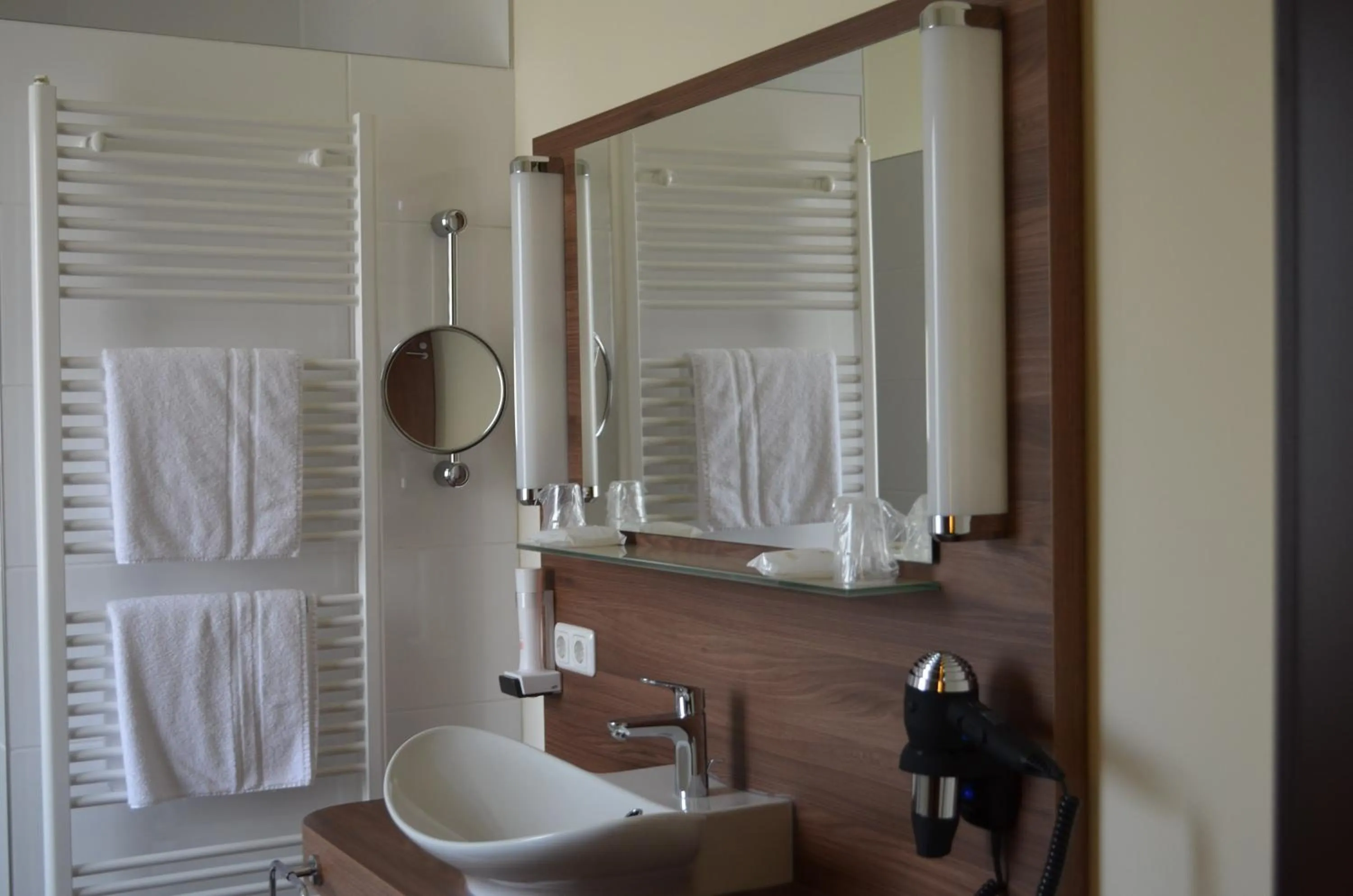Bathroom in Hotel Isenbütteler Hof