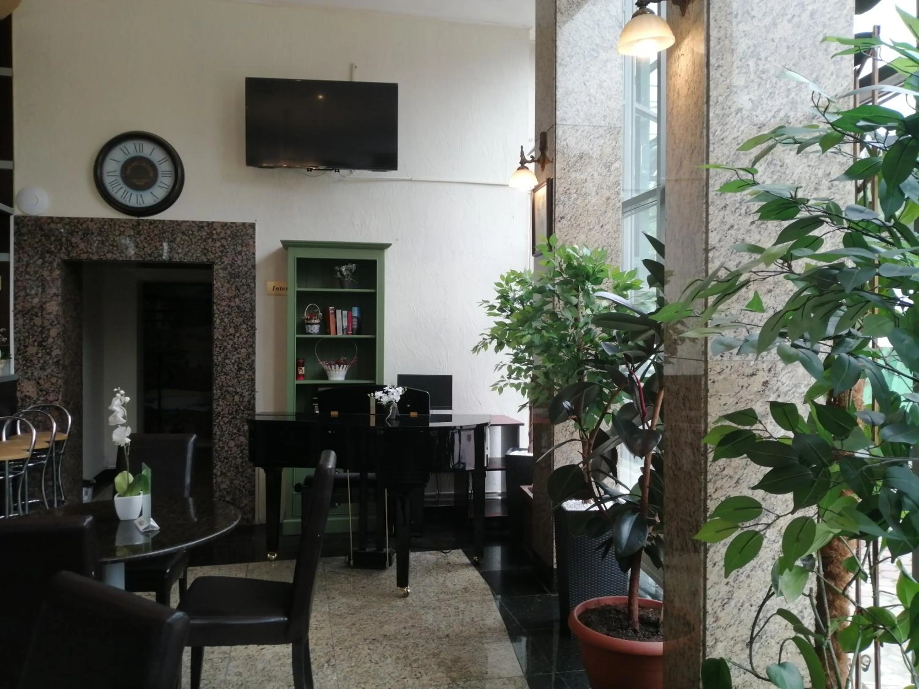 Lounge or bar in Hotel Piemonte