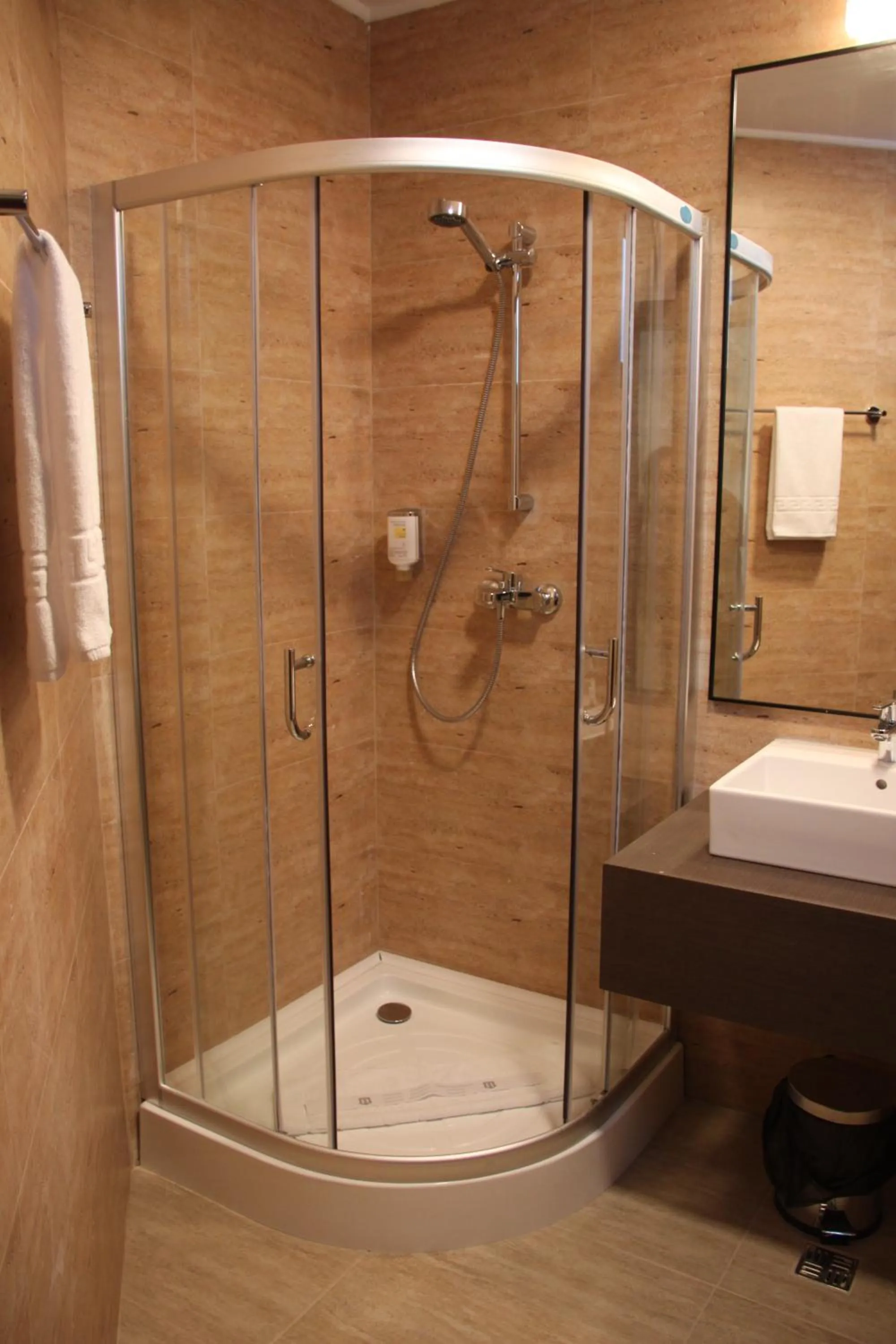 Shower in Hotel Piemonte