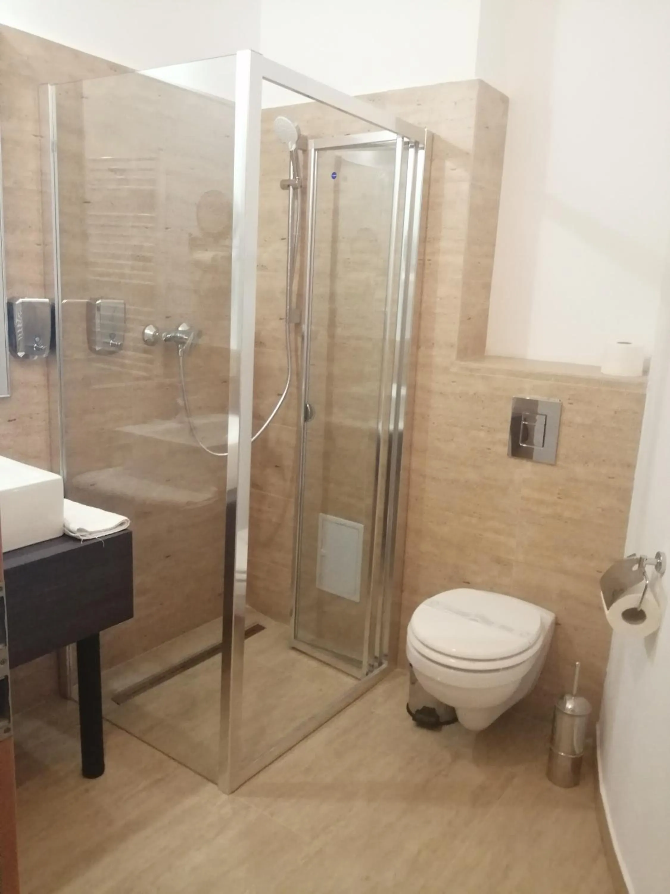 Bathroom in Hotel Piemonte