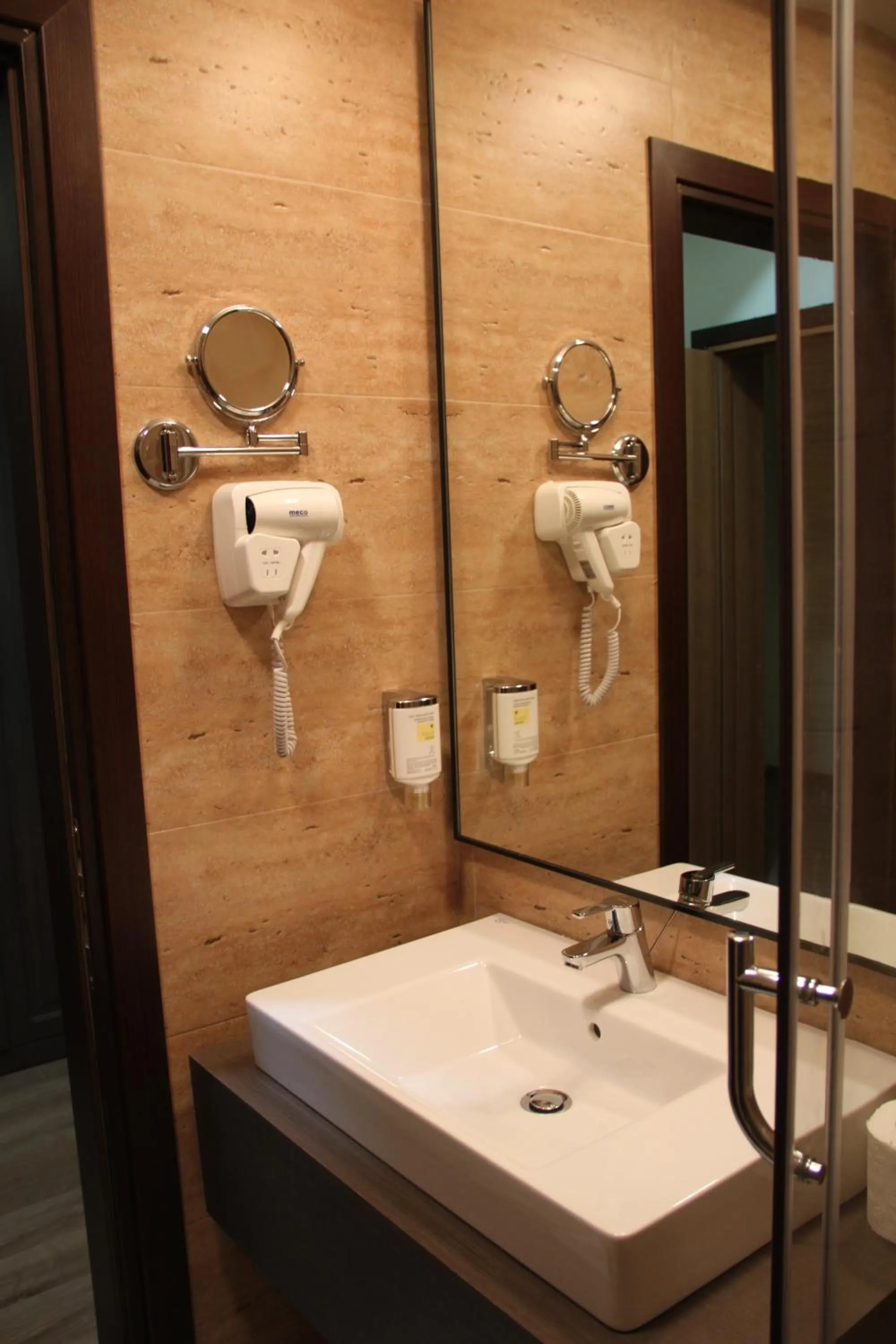 Bathroom in Hotel Piemonte