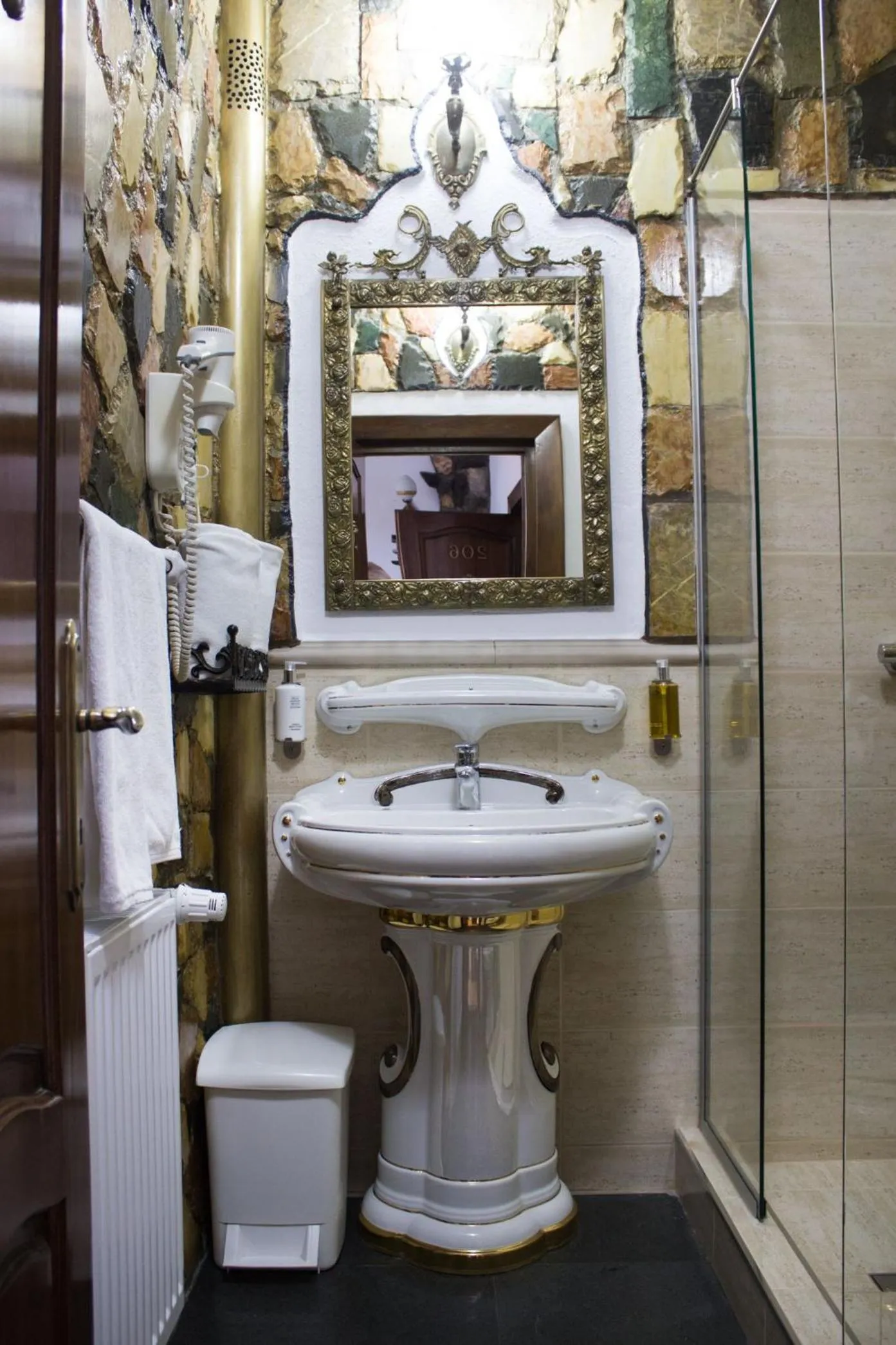 Bathroom in Hunter Prince Castle Hotel