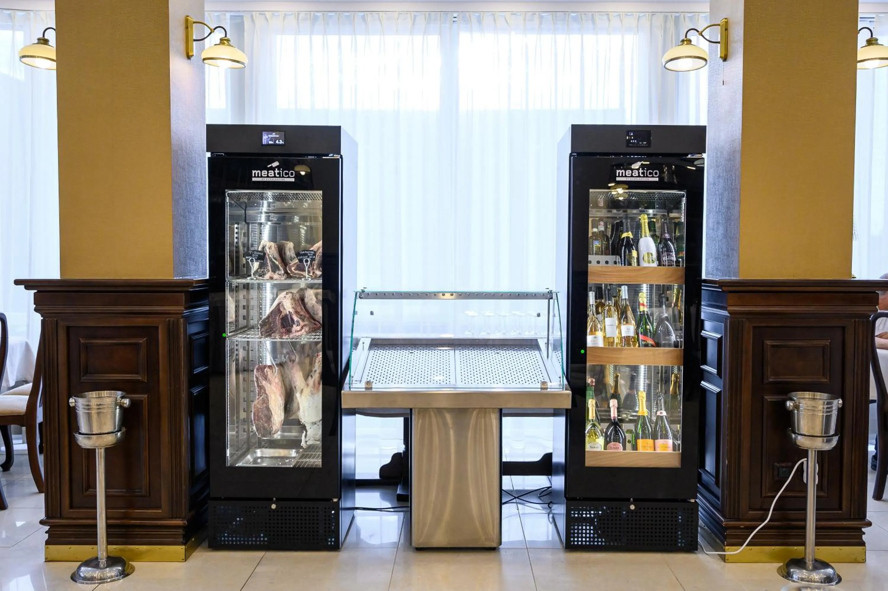 Restaurant/places to eat in Hotel Bulevard