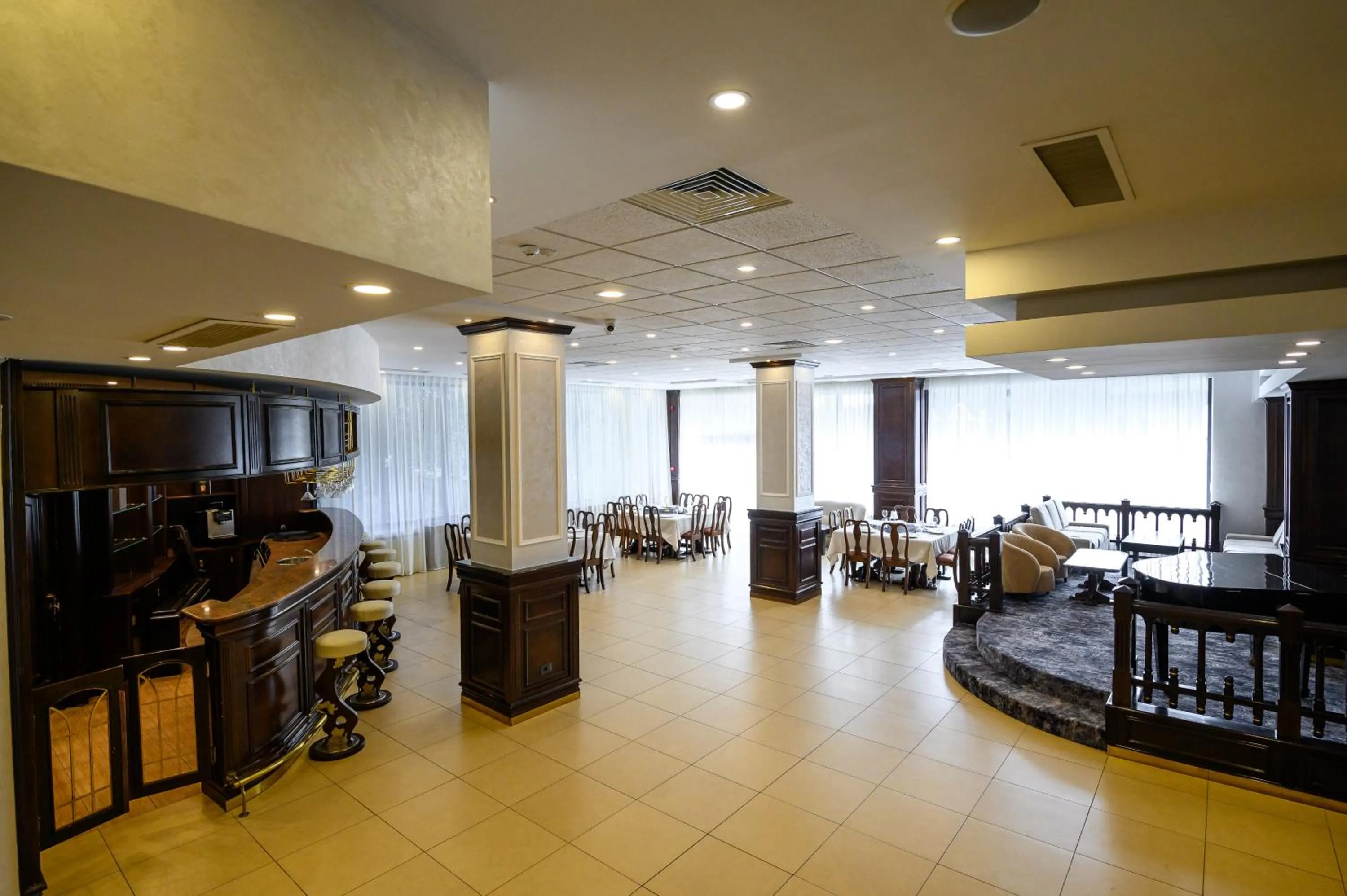 Restaurant/places to eat in Hotel Bulevard