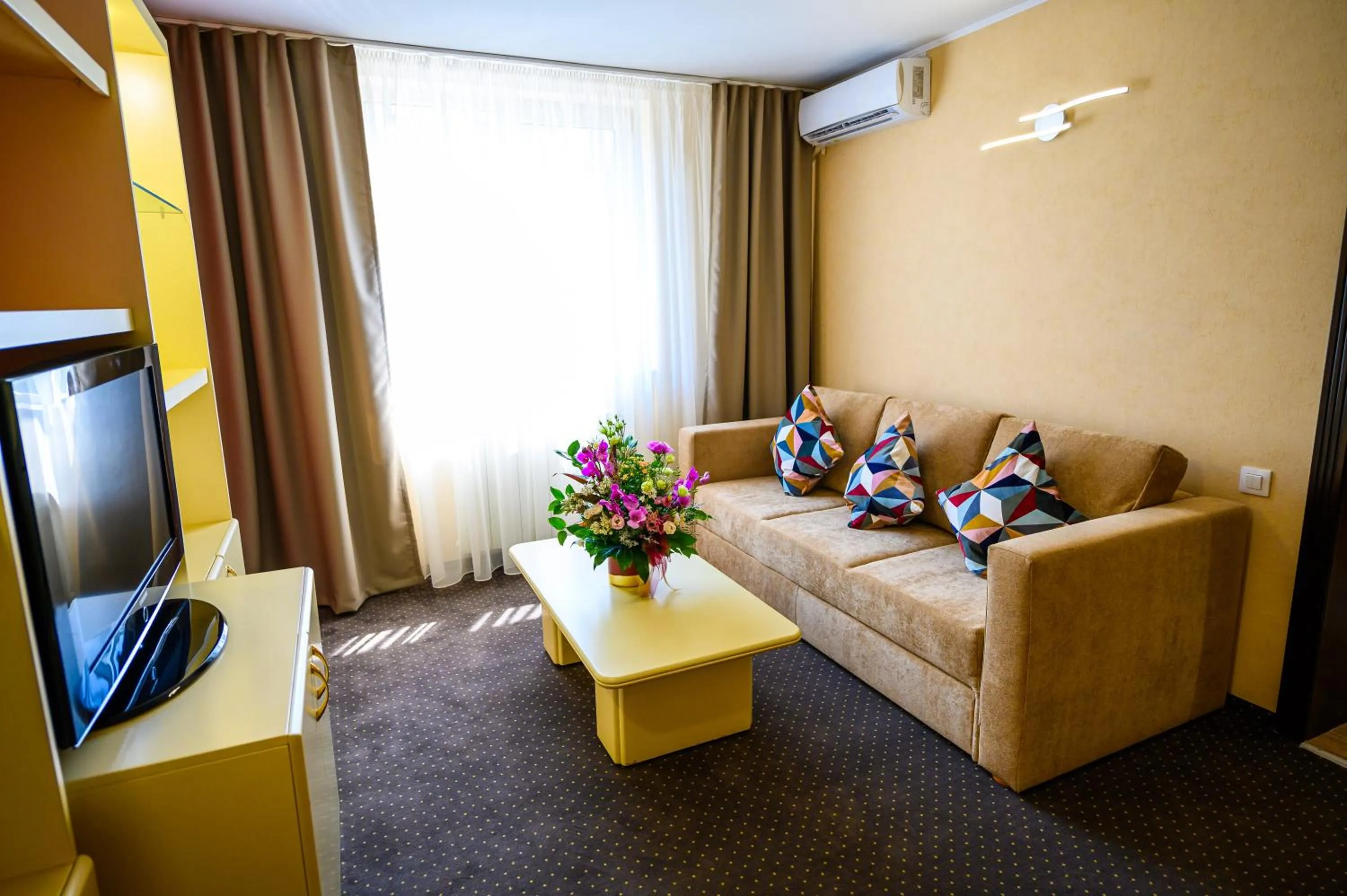 TV and multimedia in Hotel Bulevard