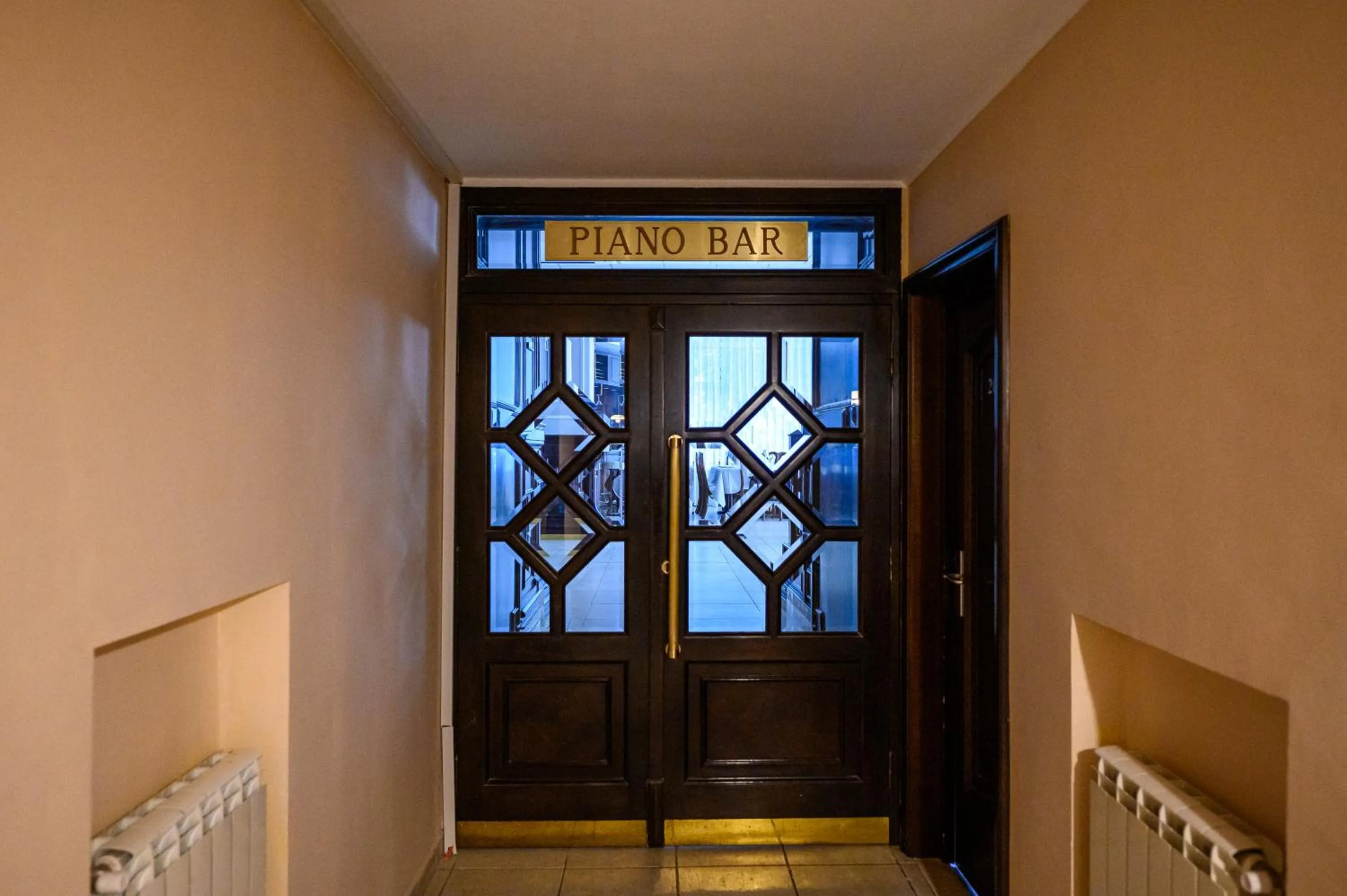 Restaurant/places to eat in Hotel Bulevard