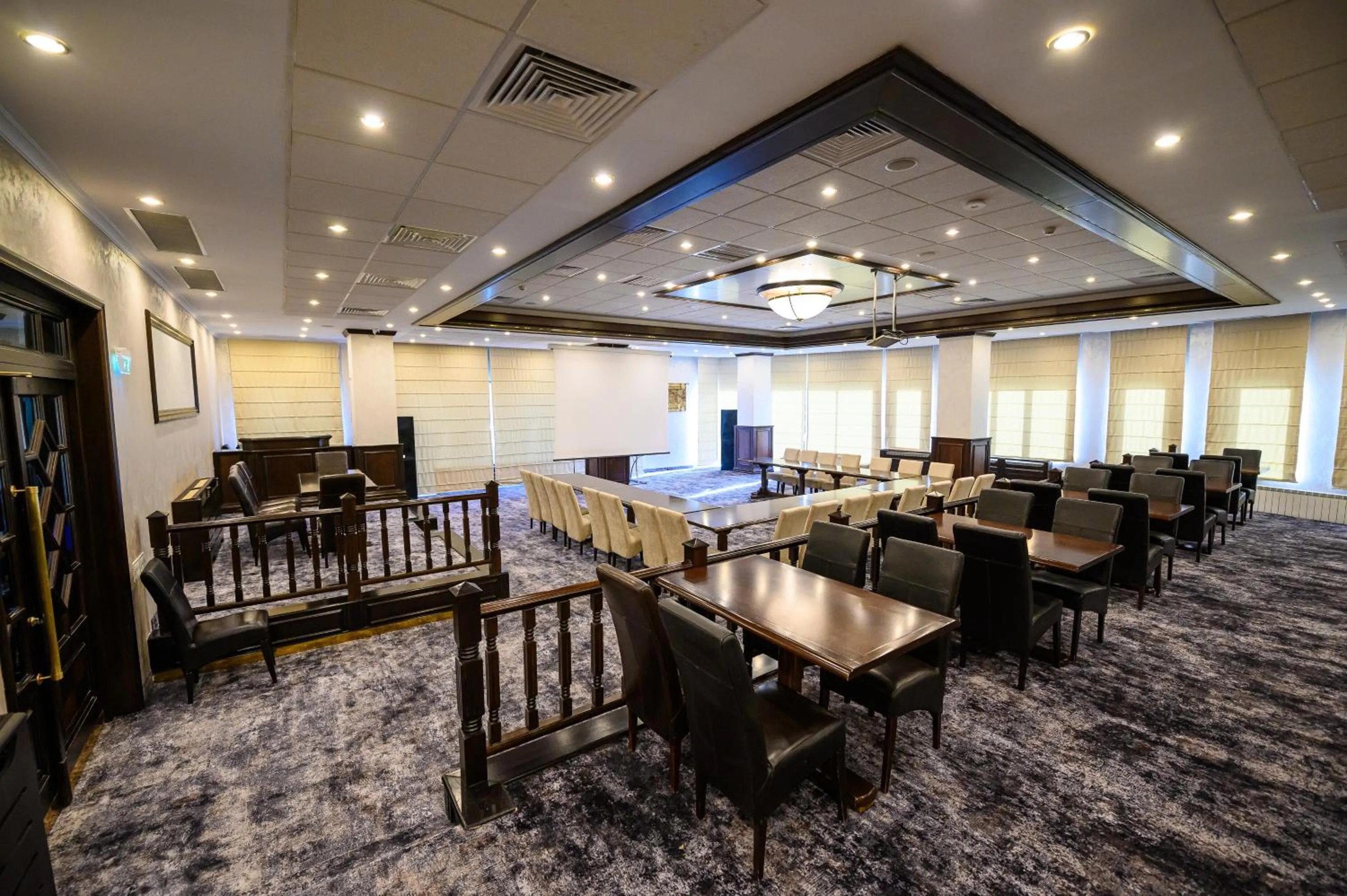 Restaurant/places to eat in Hotel Bulevard