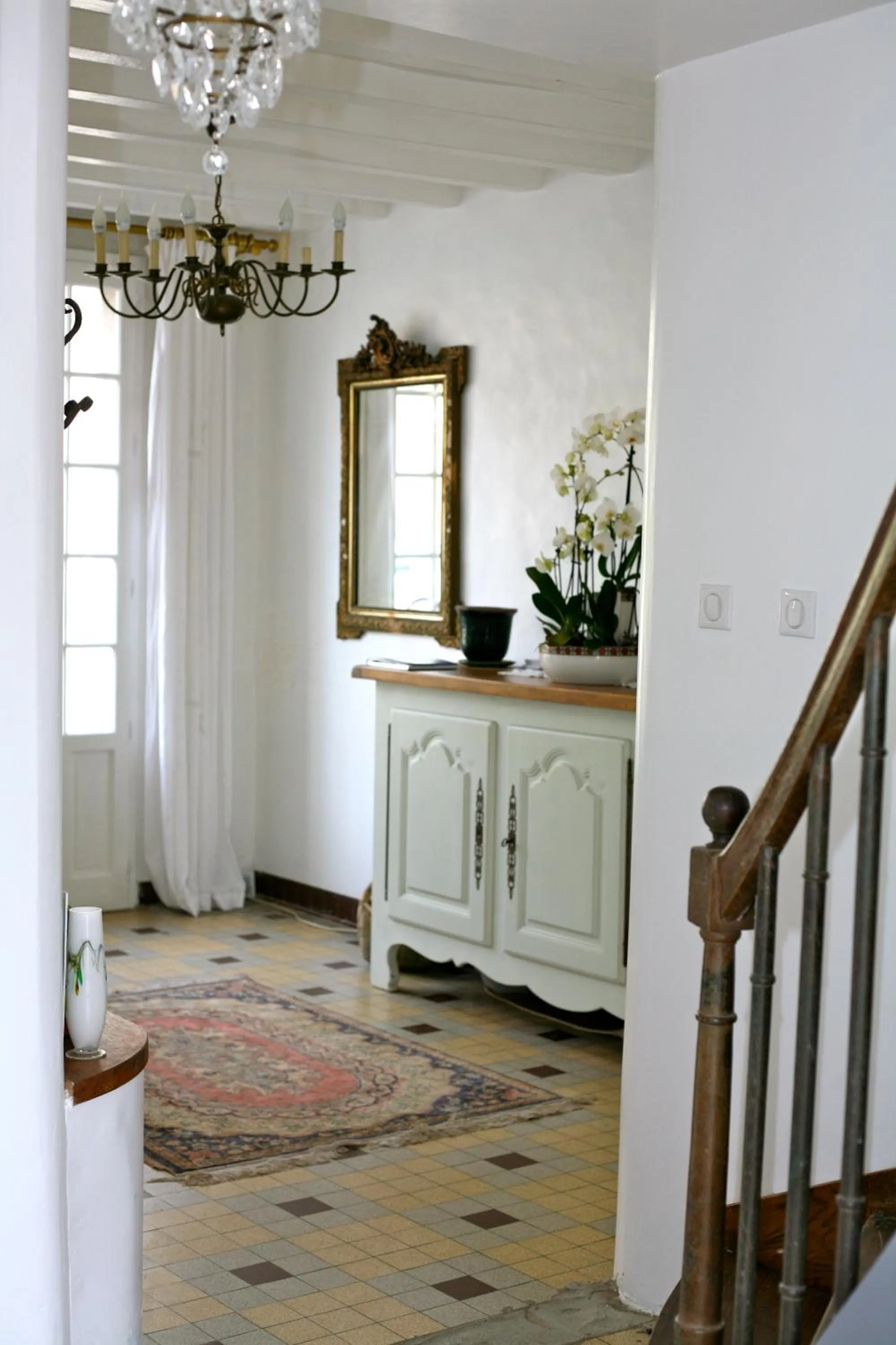 Facade/entrance in Le Chaton Rouge