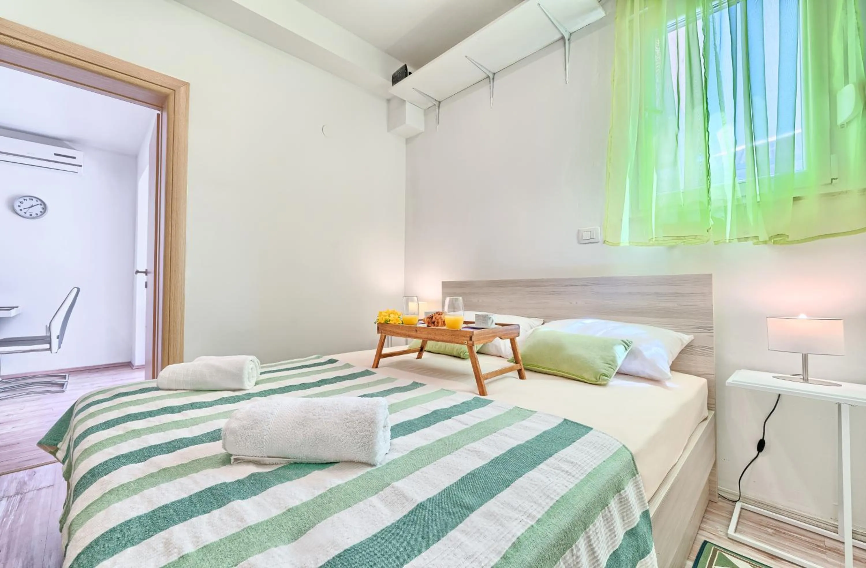 One-Bedroom Apartment in Apartments Meštrović with heated swiming pool- near Split