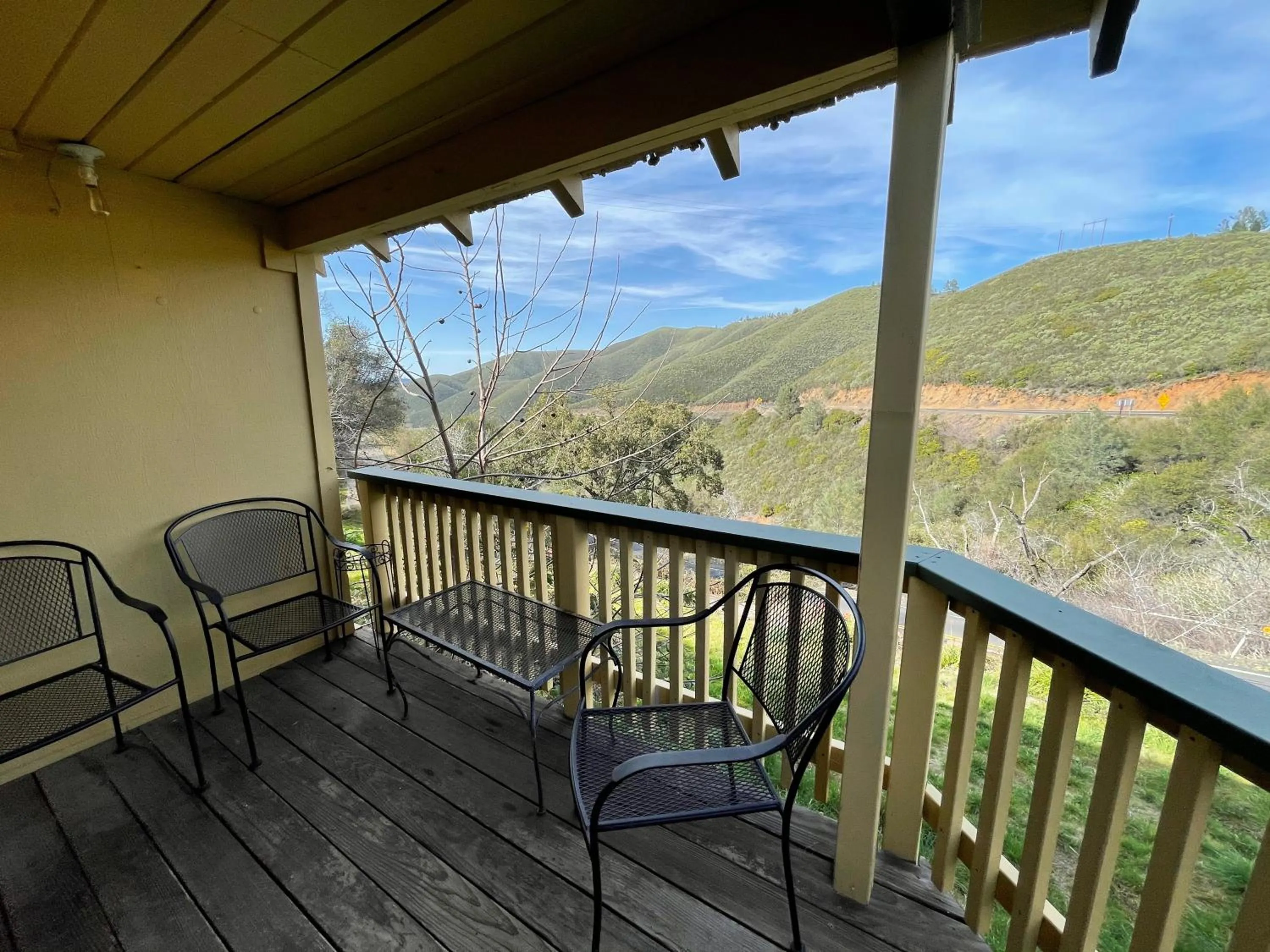 Priest Station Cafe & Cabins