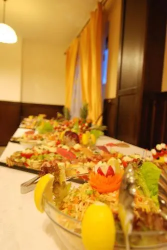 Restaurant/places to eat in Ezio House