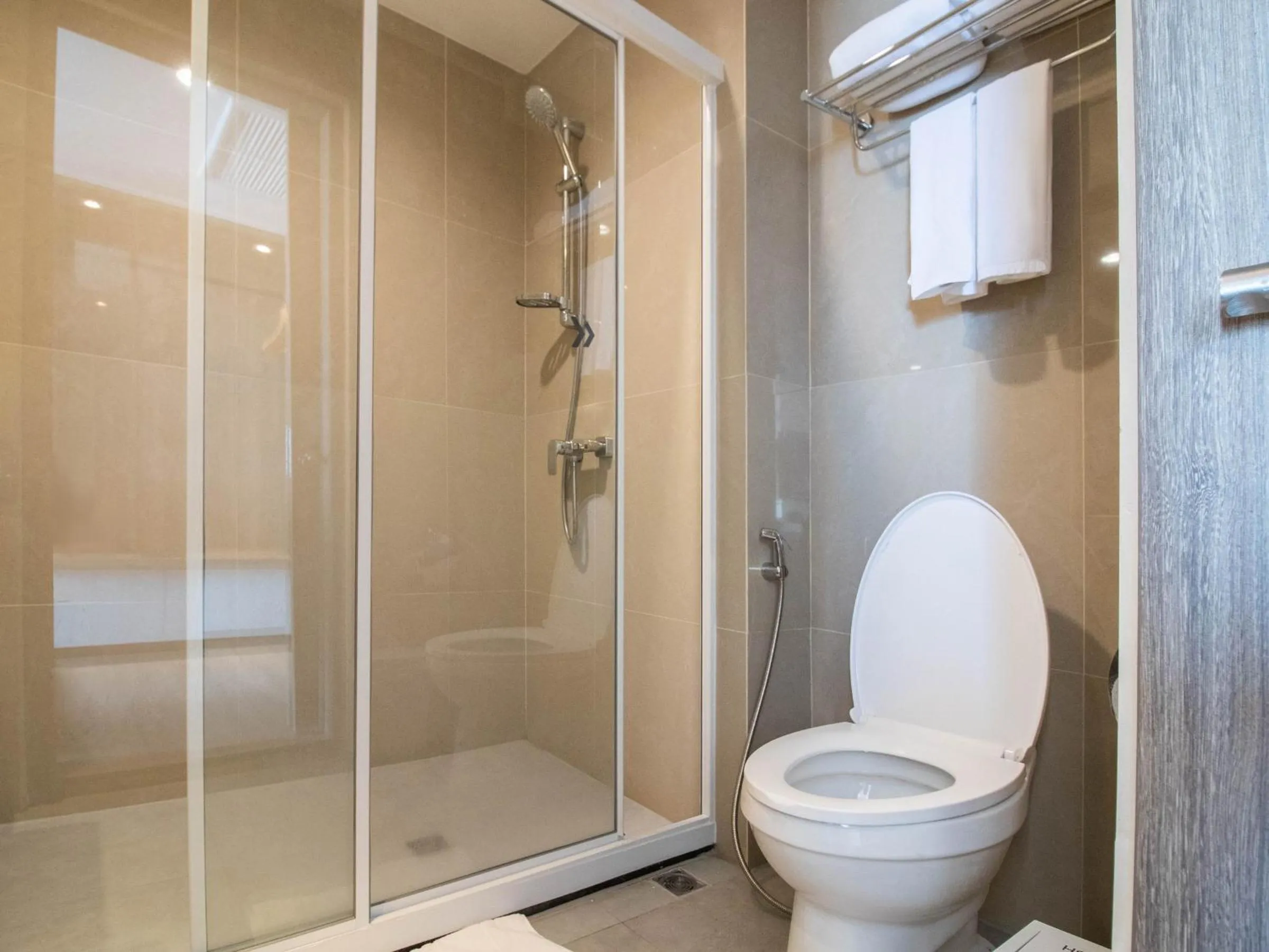 Shower in Fortune View Khong Hotel Nakhon Phanom