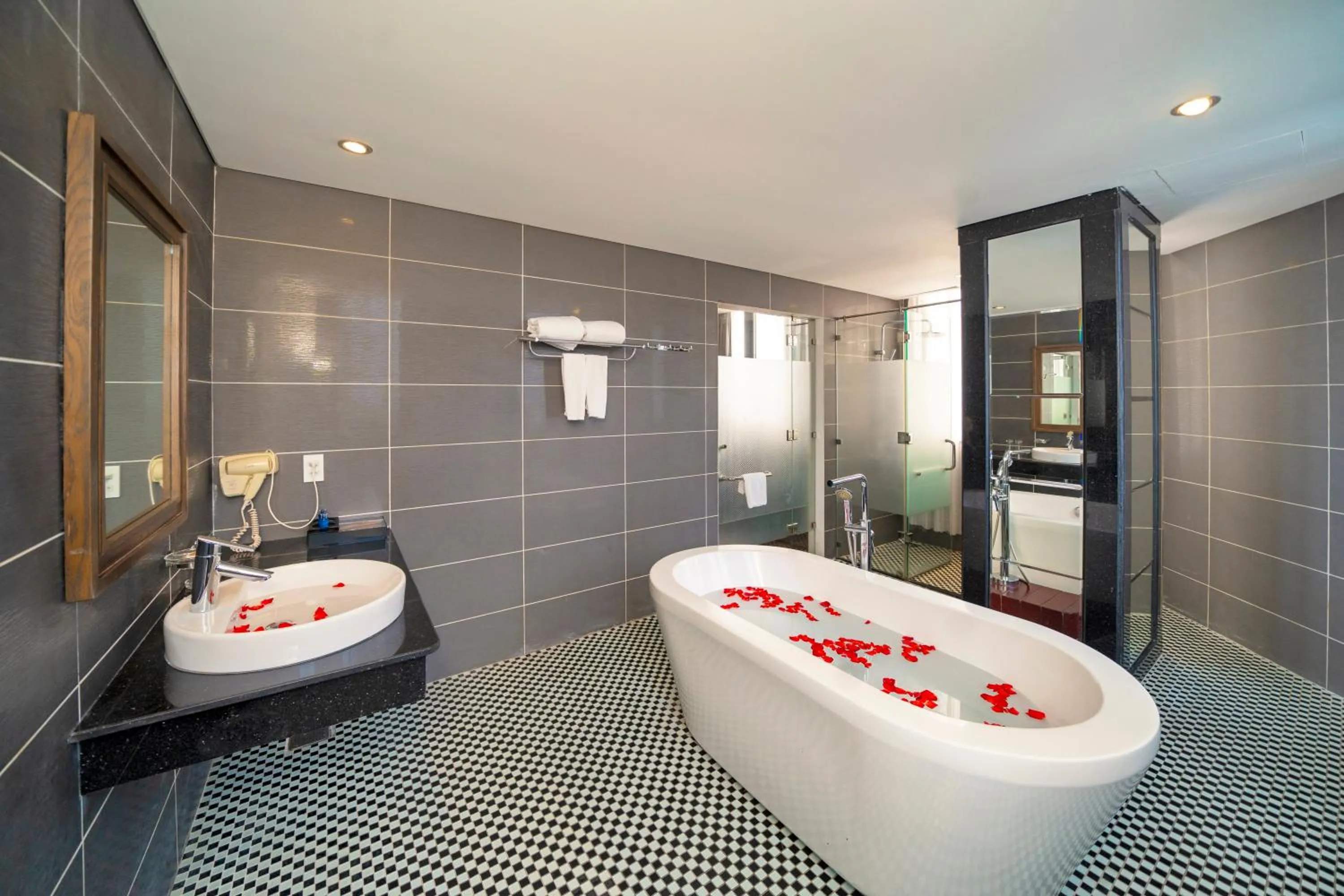 Toilet in Danaciti Hotel