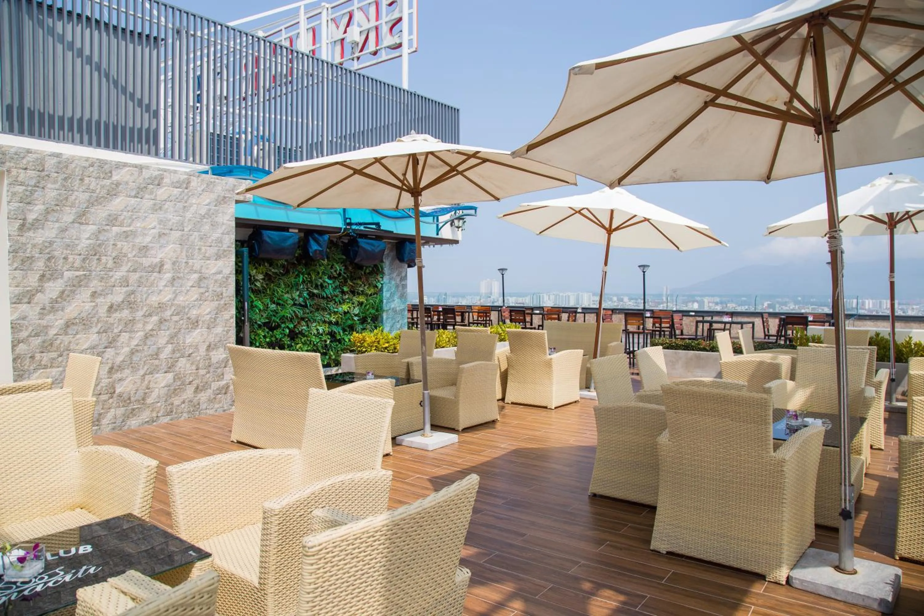 Day in Danaciti Hotel