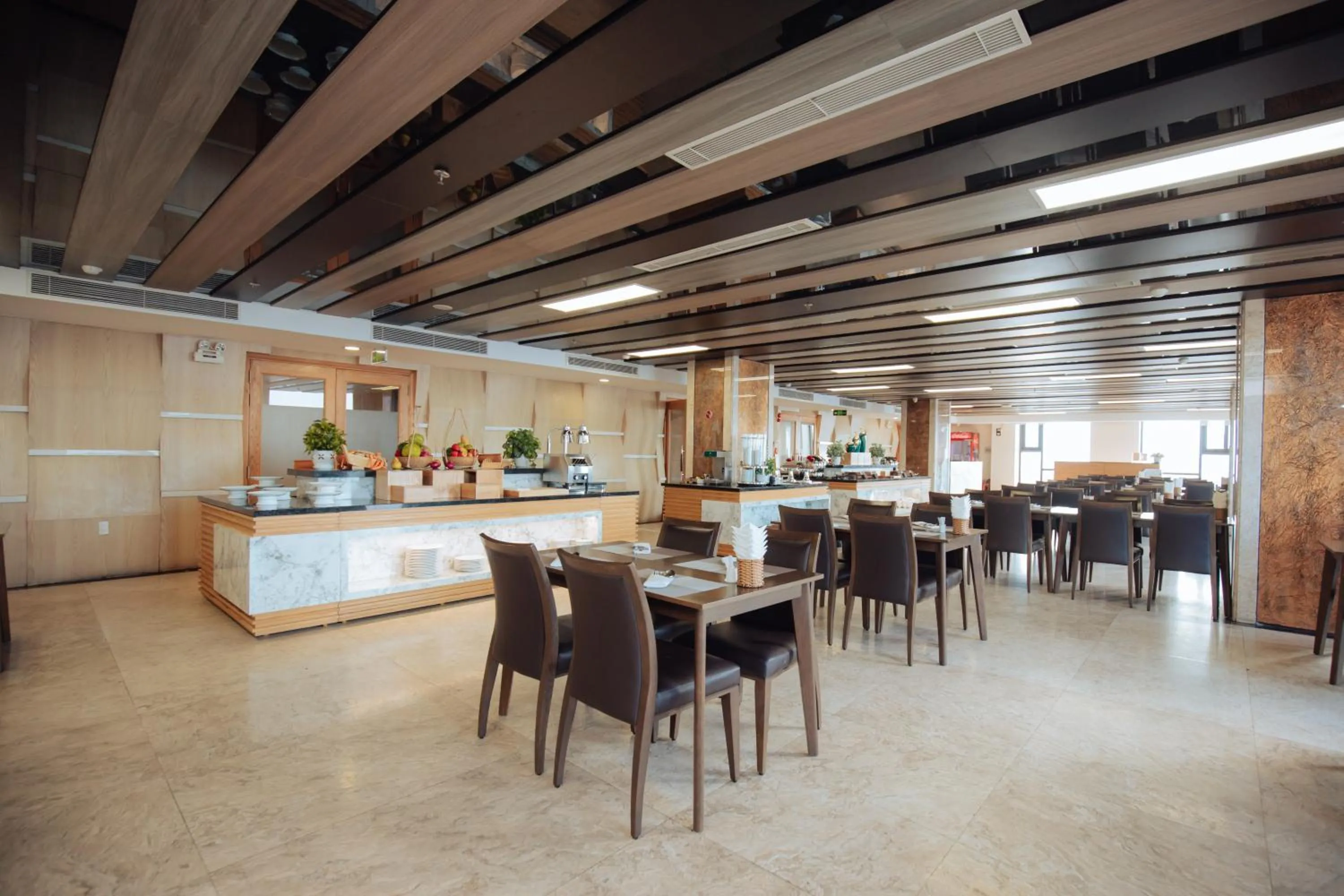 Restaurant/places to eat in Danaciti Hotel