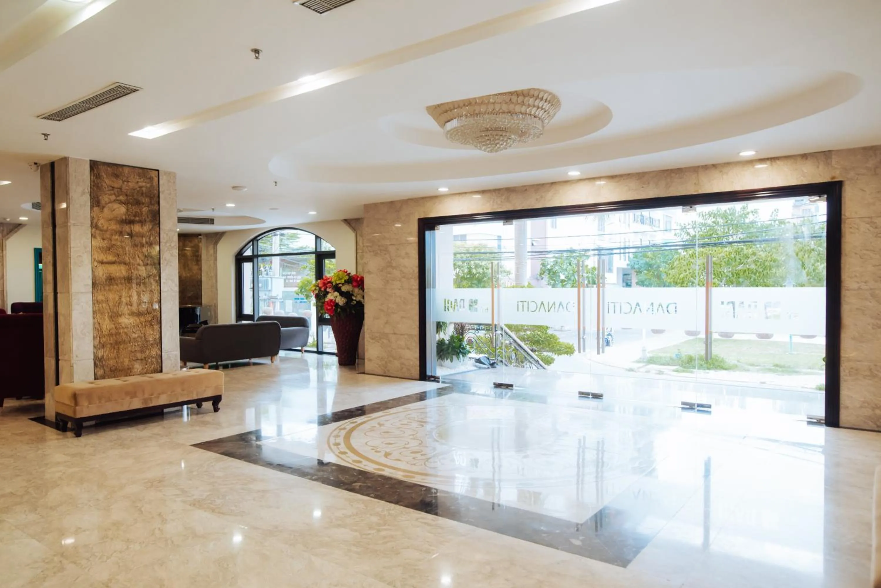 Lobby or reception in Danaciti Hotel