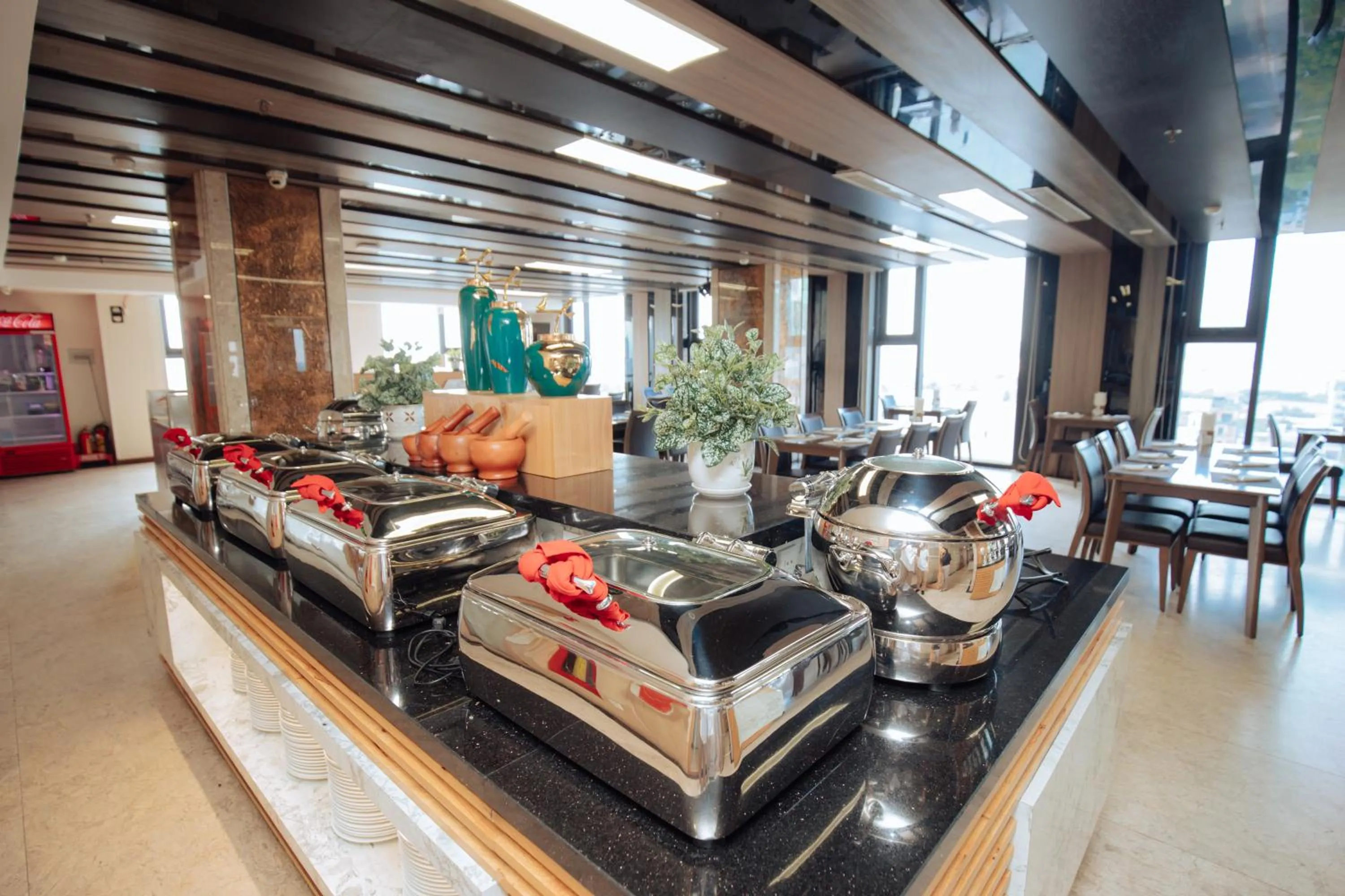 Restaurant/places to eat in Danaciti Hotel