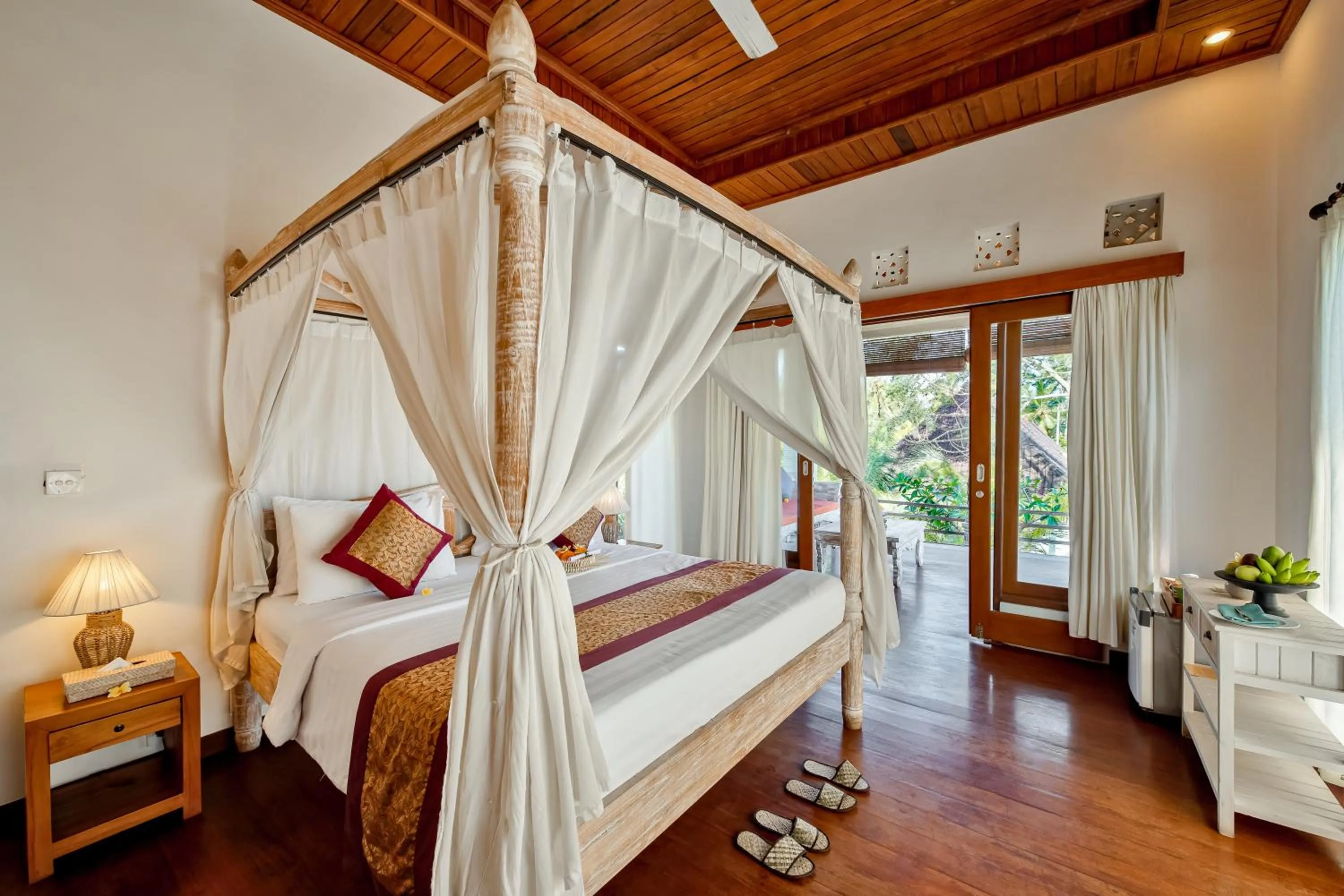 Bed in Santosha Villas & Spa