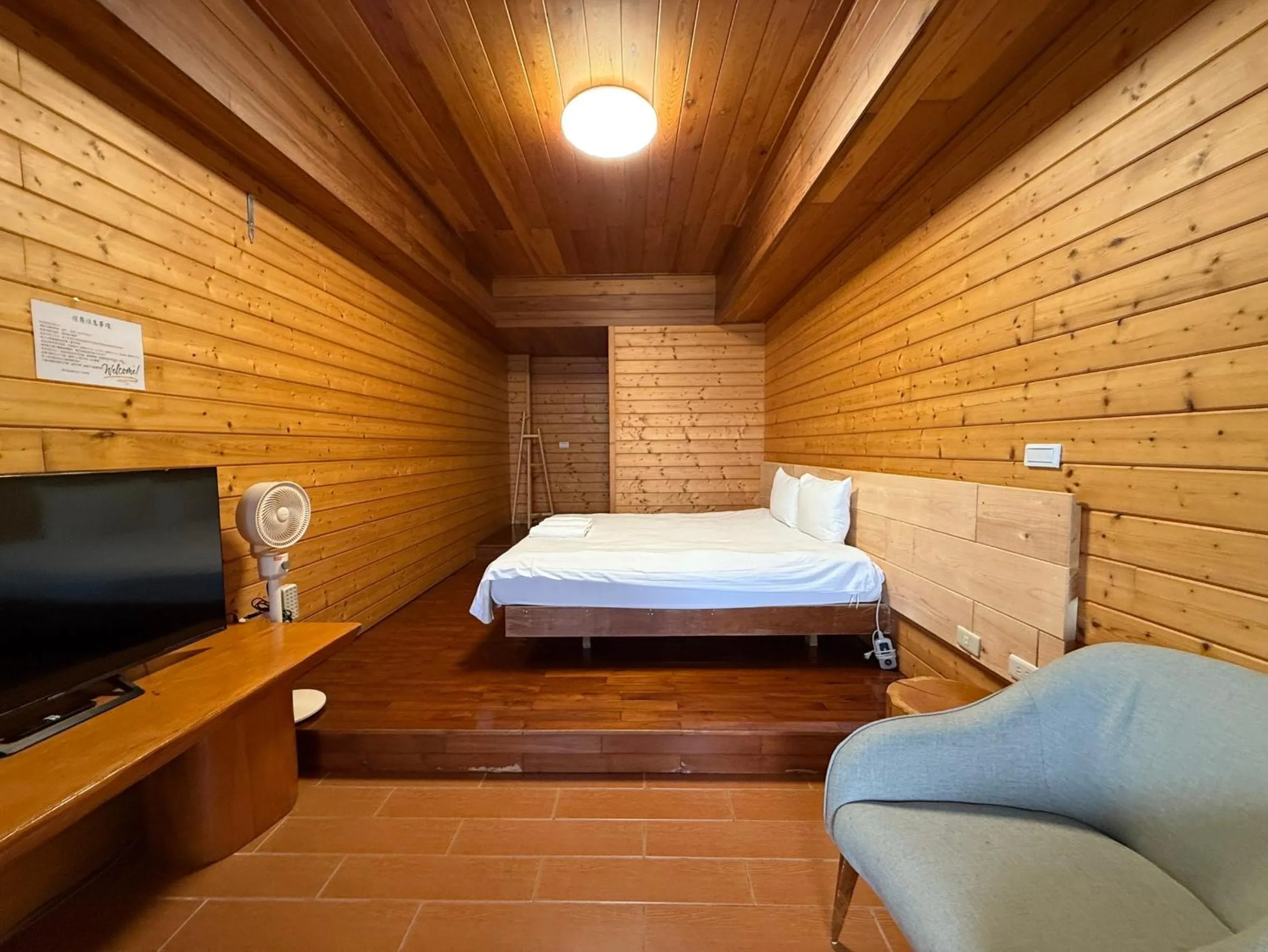 Bed in Dingdai Glass Villa
