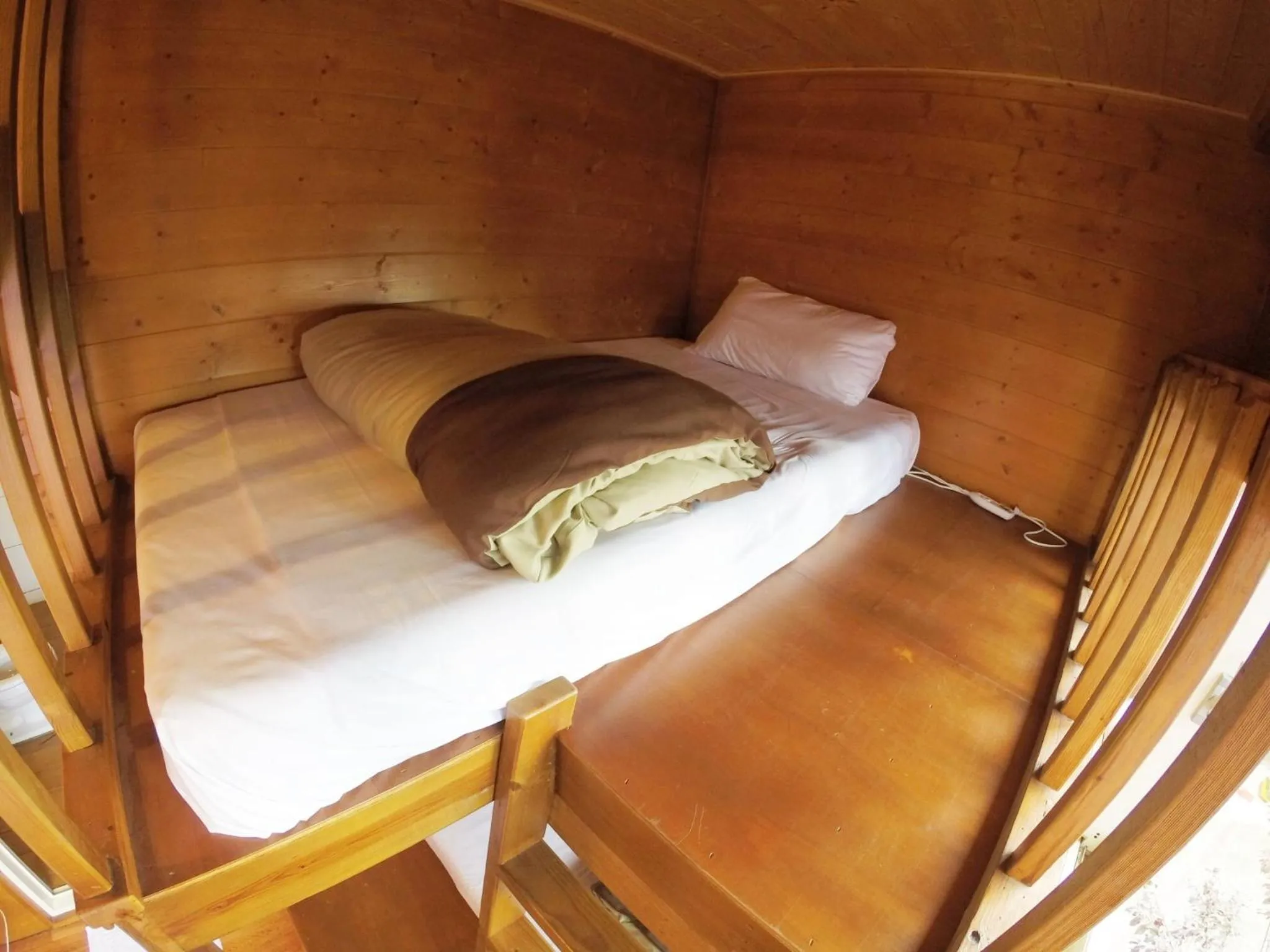 Bed in Dingdai Glass Villa