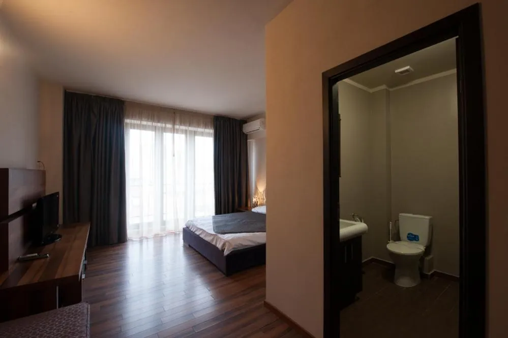 Photo of the whole room, Bed in Hotel Hemingway Residence