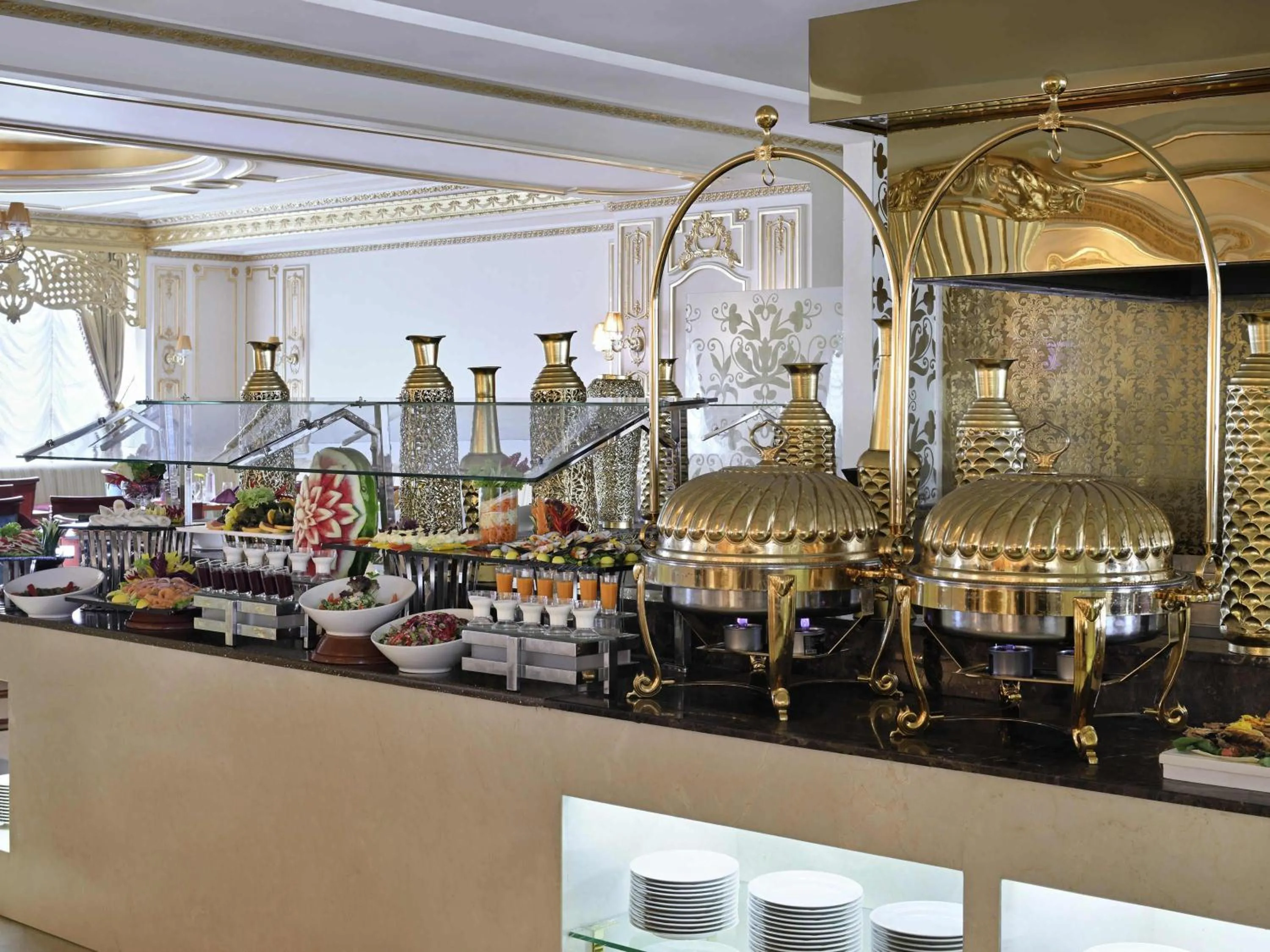 Restaurant/places to eat in Mövenpick Hotel City Star Jeddah