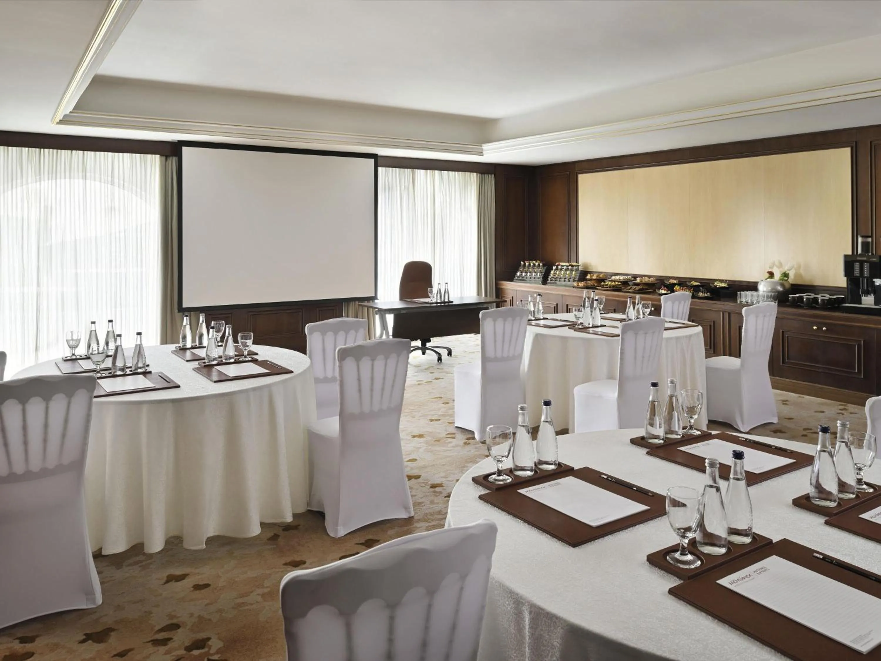 Meeting/conference room in Mövenpick Hotel City Star Jeddah