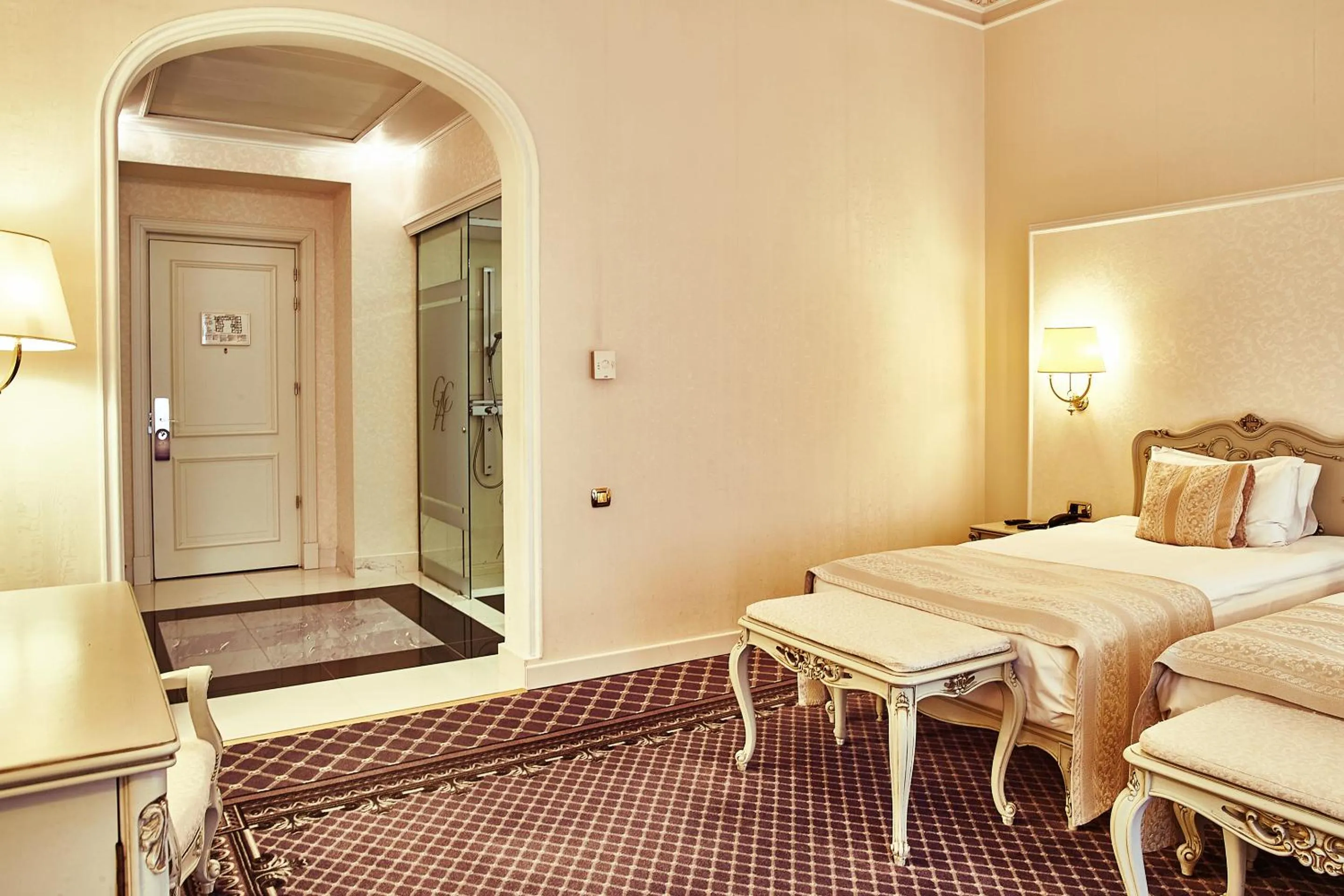 Photo of the whole room, Bed in Grand Hotel Continental Bucuresti
