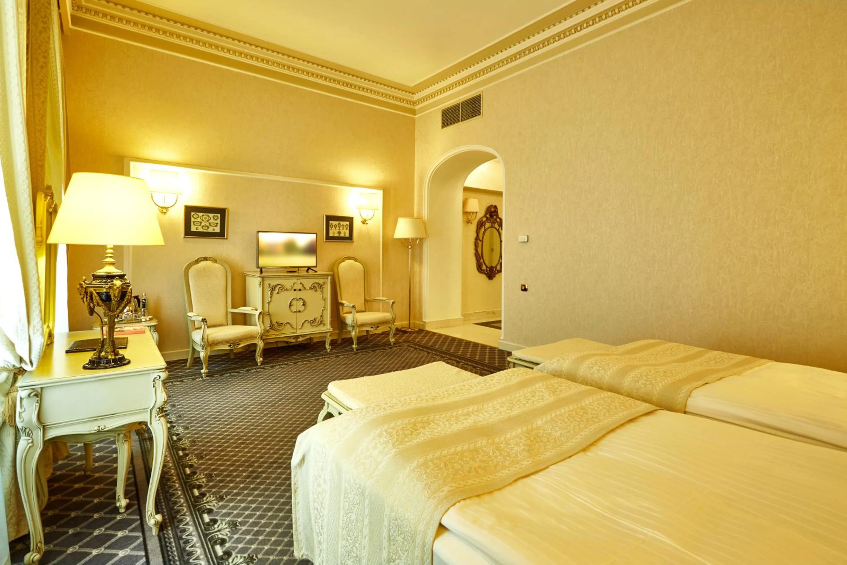 TV and multimedia, Bed in Grand Hotel Continental Bucuresti