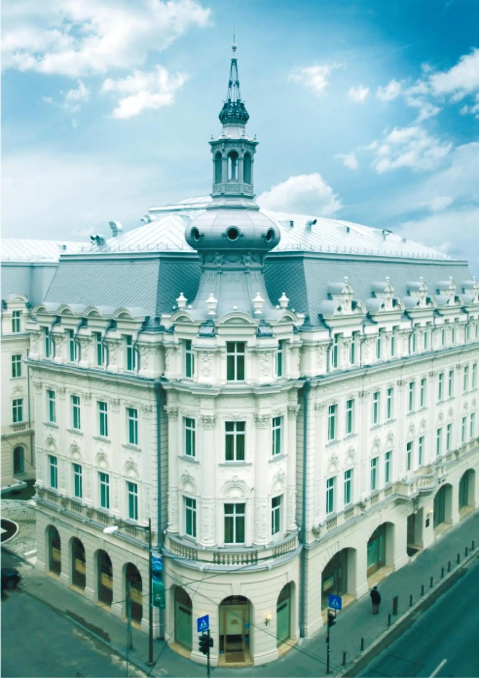 Facade/entrance in Grand Hotel Continental Bucuresti