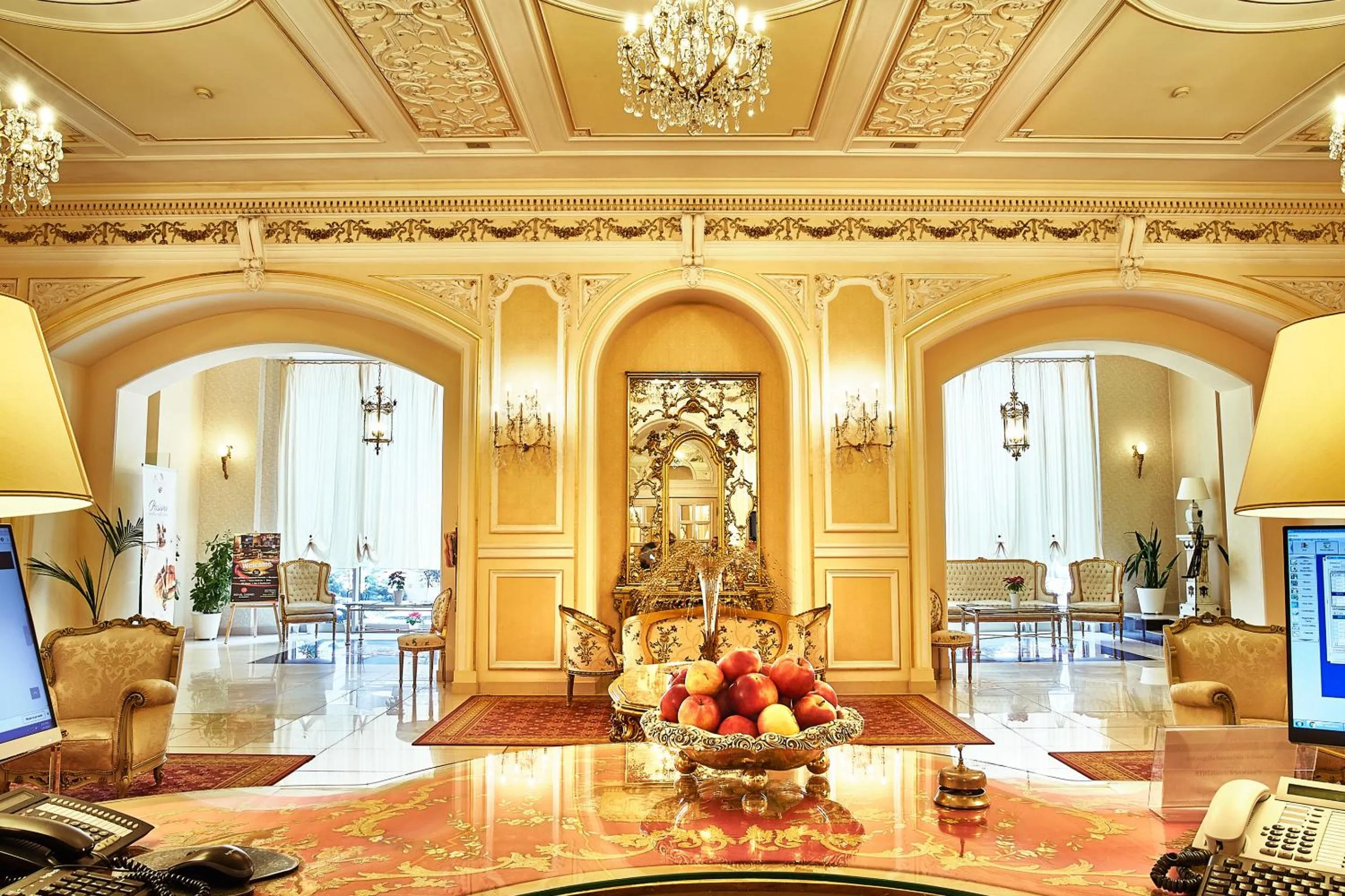 Lobby or reception in Grand Hotel Continental Bucuresti
