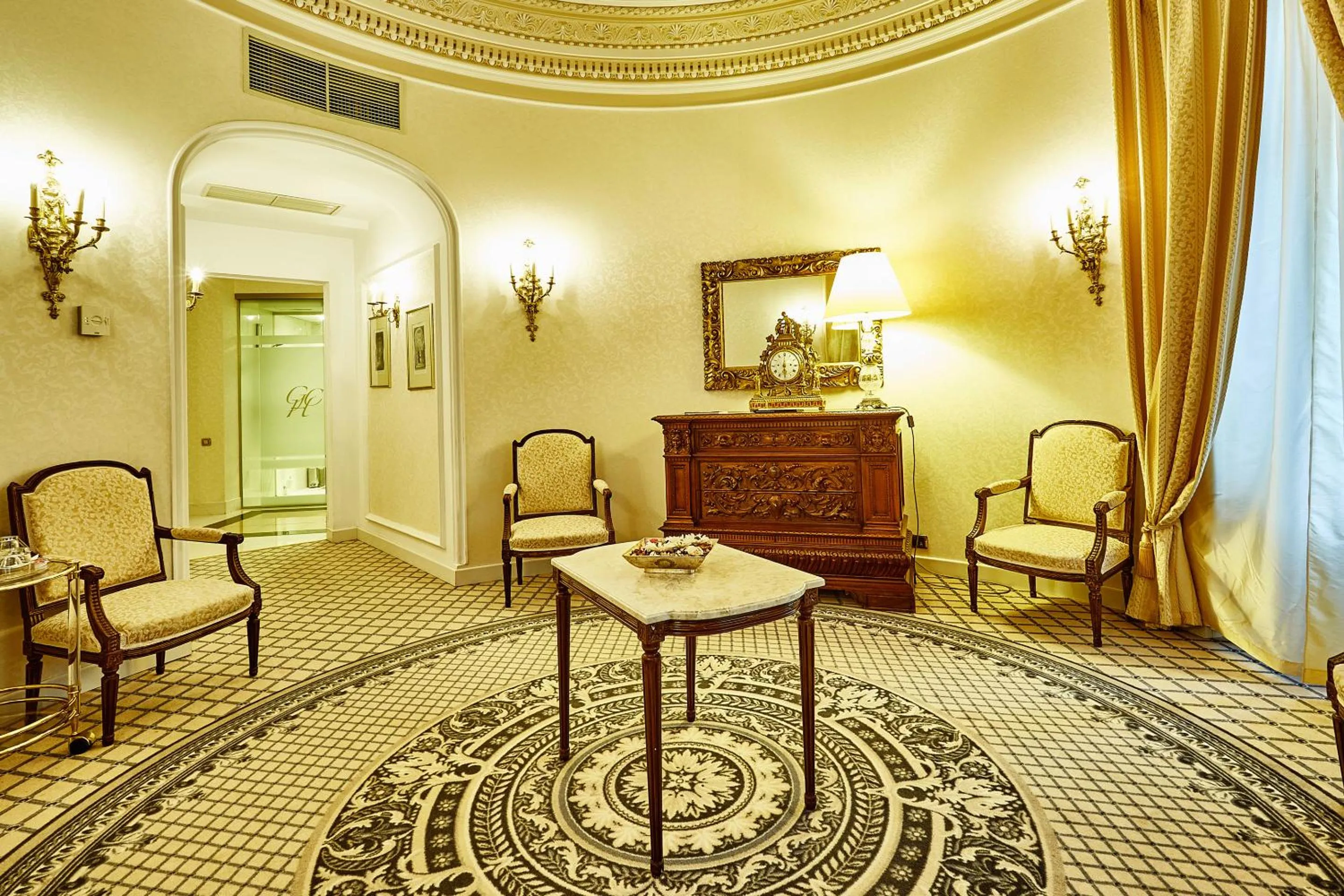 Living room in Grand Hotel Continental Bucuresti