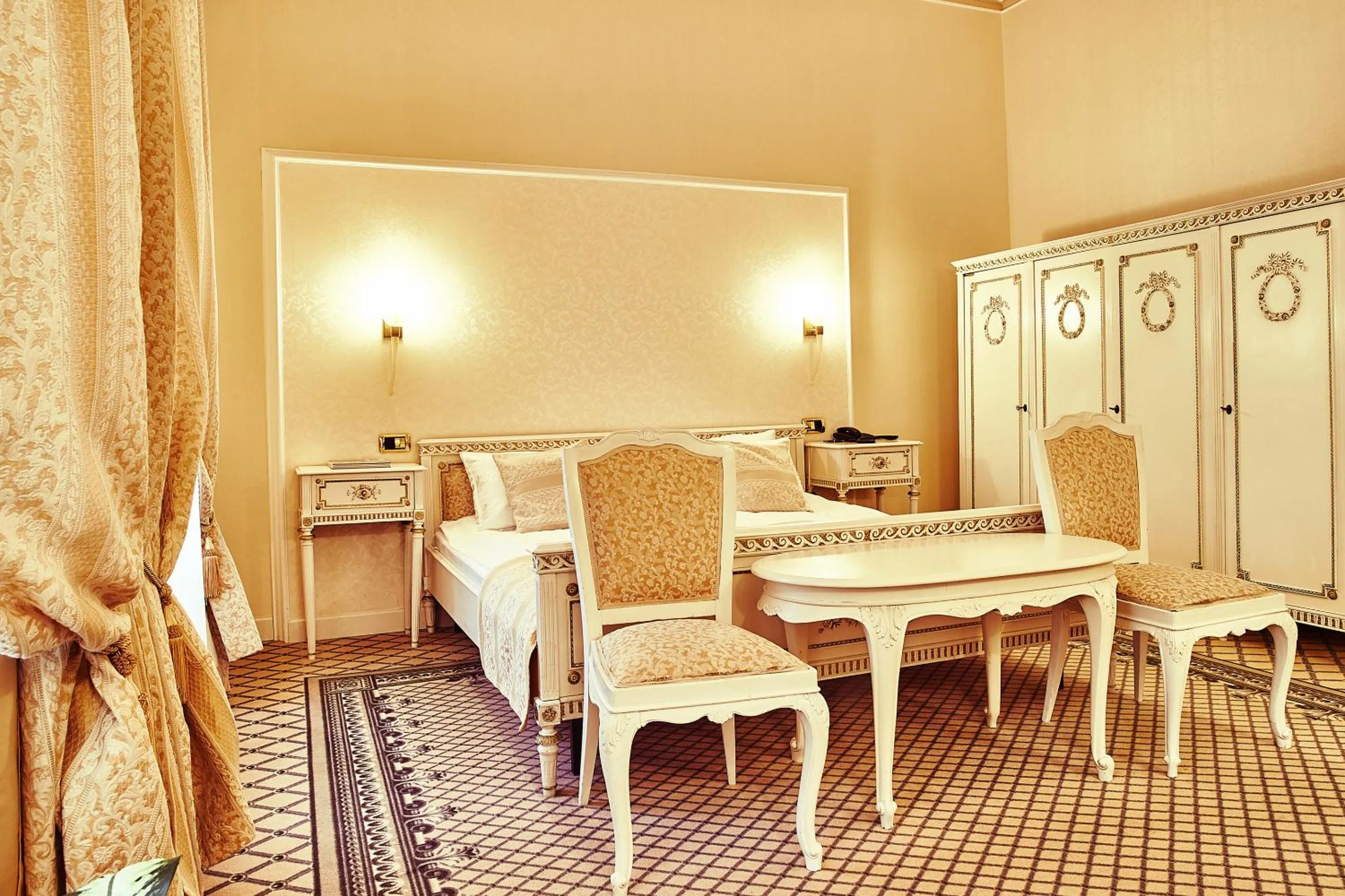 Photo of the whole room in Grand Hotel Continental Bucuresti