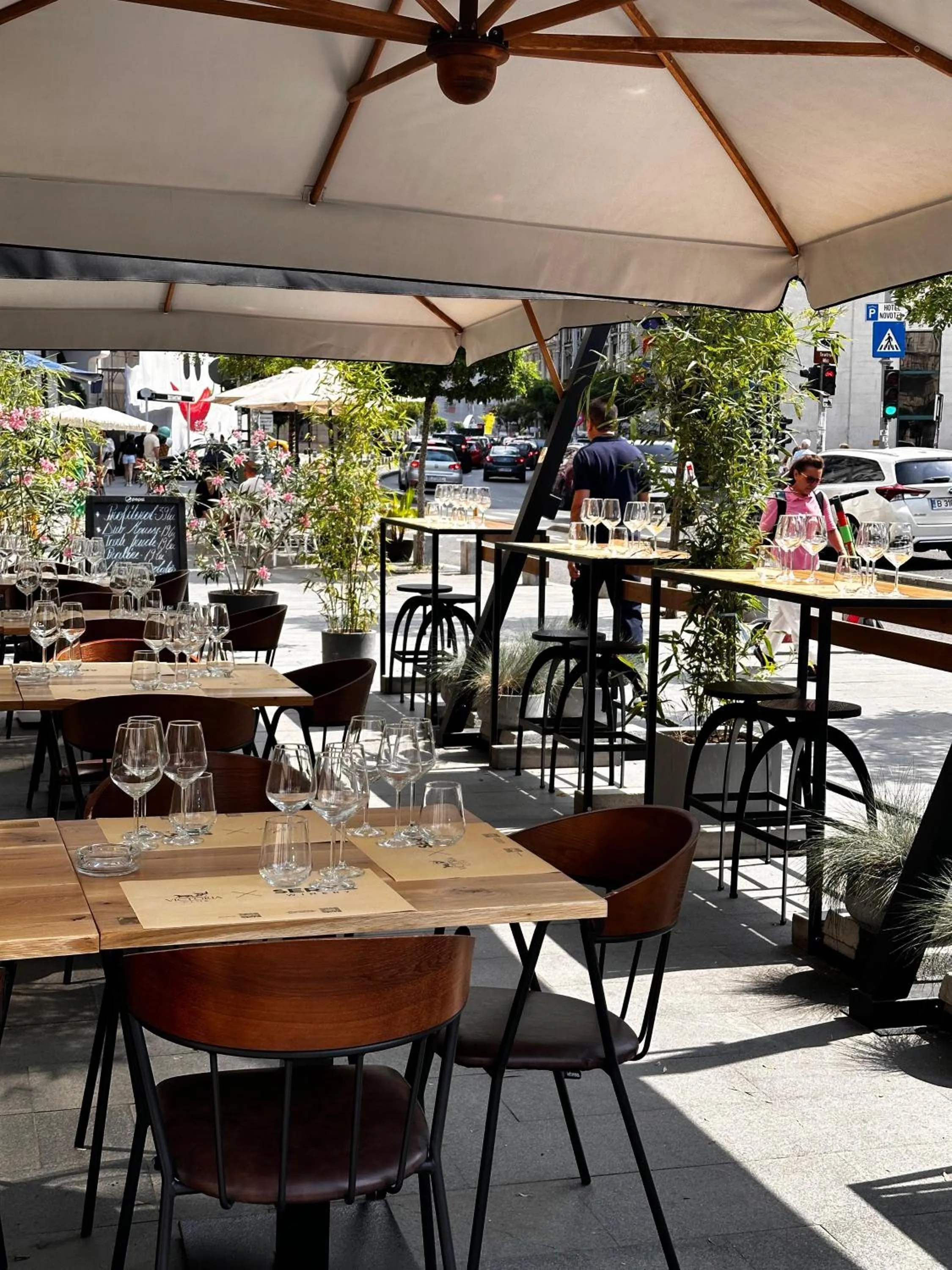 Restaurant/places to eat in Grand Hotel Continental Bucuresti