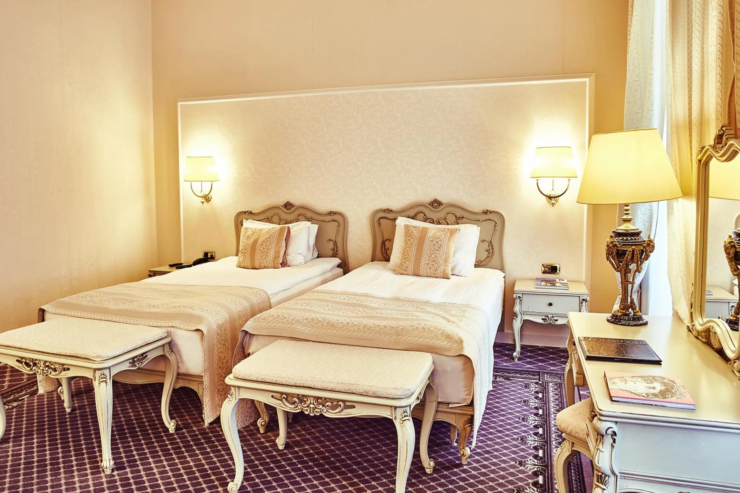 Bed in Grand Hotel Continental Bucuresti