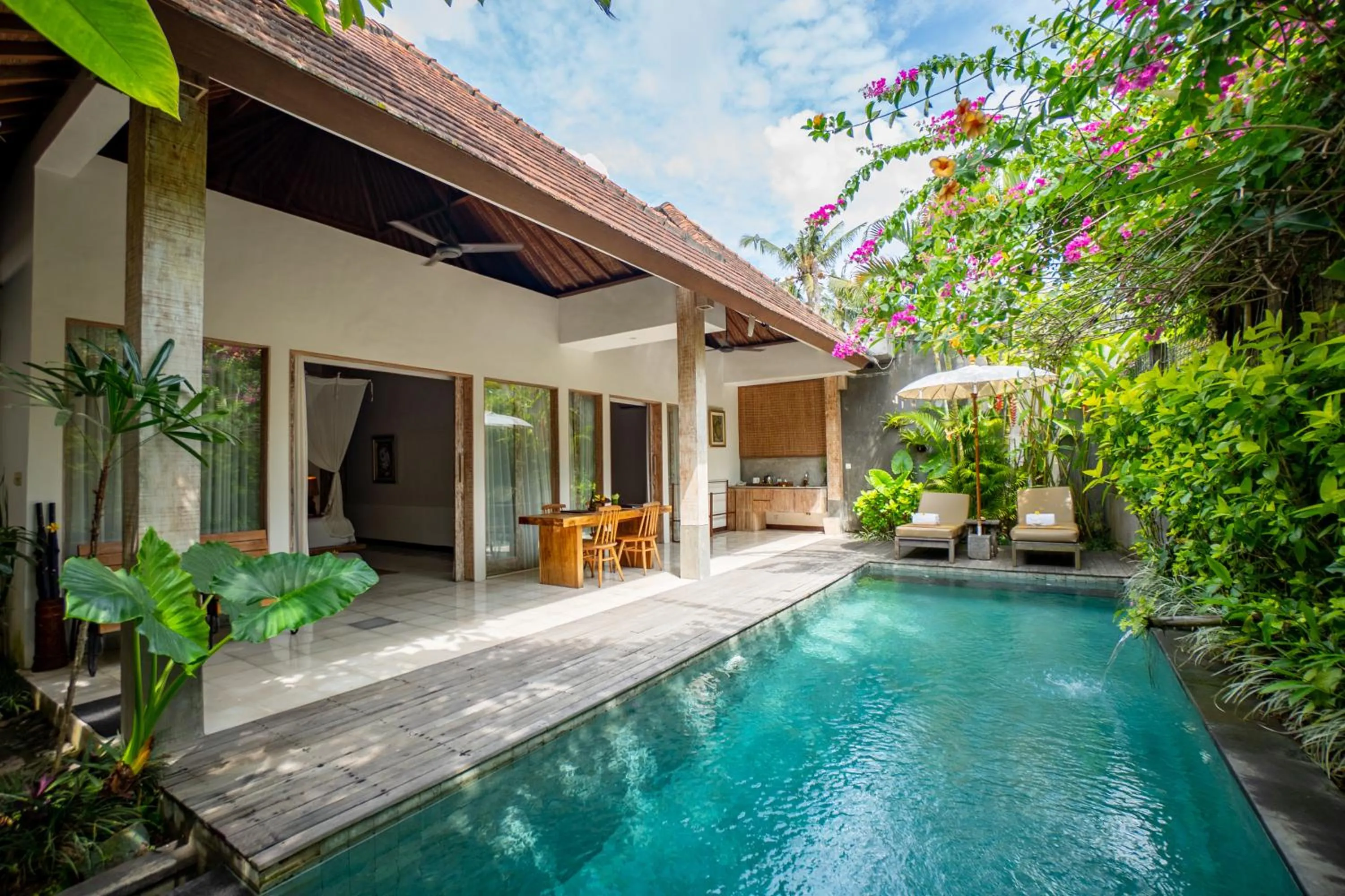 Swimming pool in Purana Boutique Resort