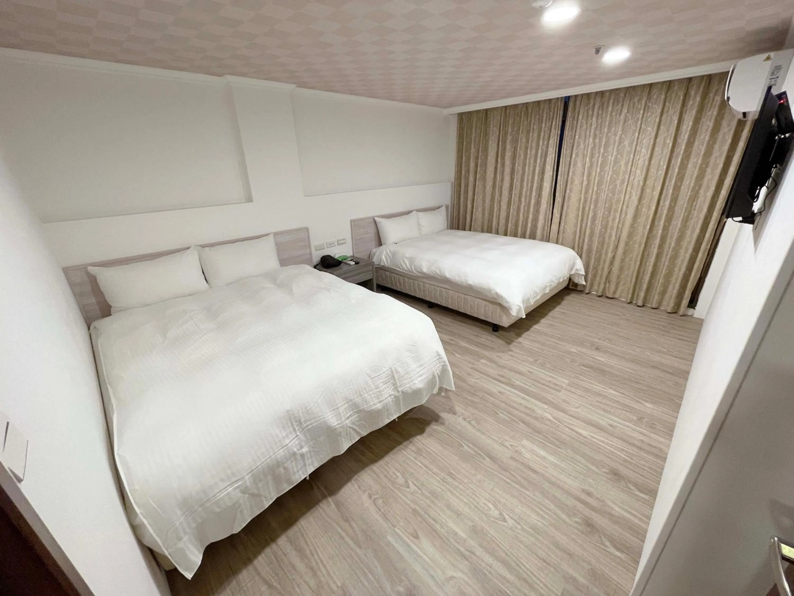 Photo of the whole room, Bed in Su Ao Hotel