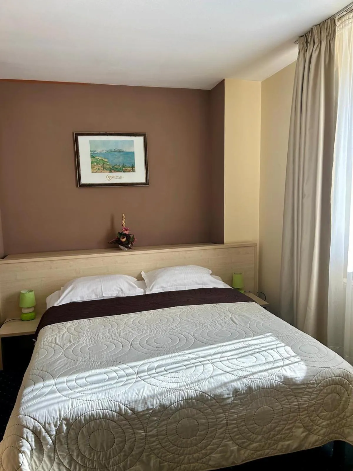 Bedroom, Bed in Hotel Pacific