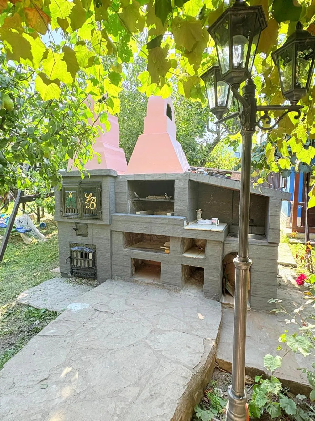 Restaurant/places to eat in Leaganul Bucovinei Guest House