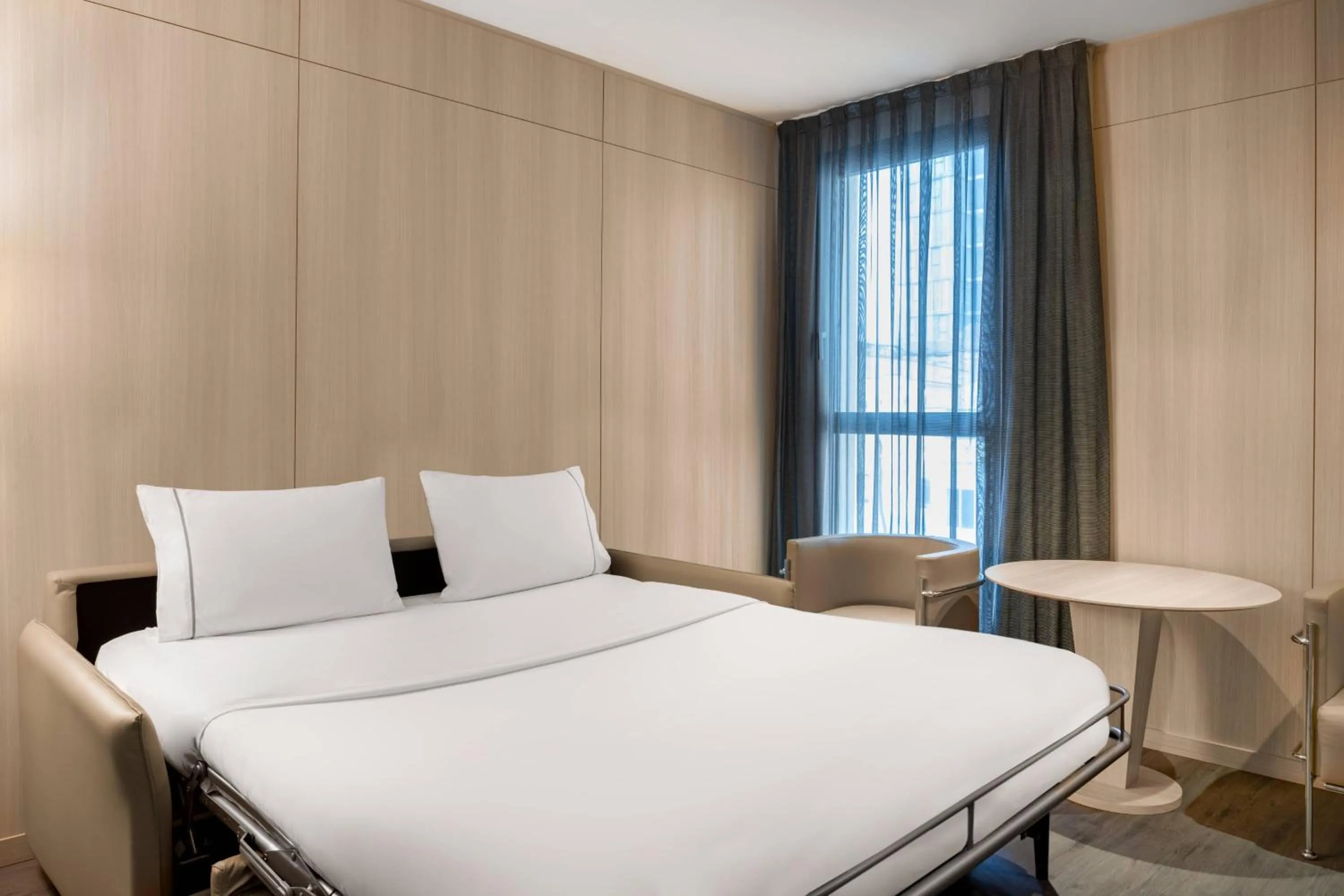 Bedroom, Bed in AC Hotel Sants by Marriott