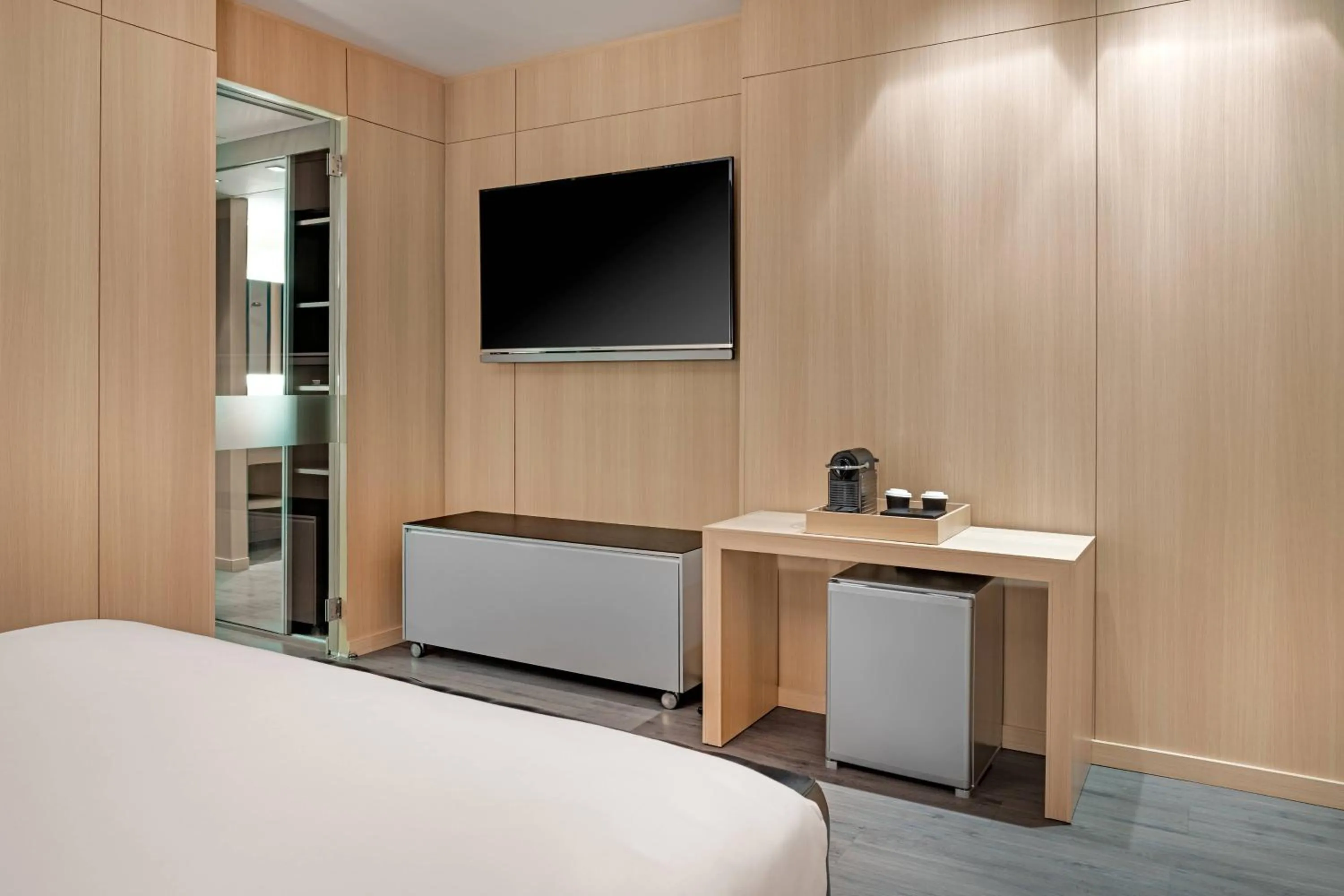 Bedroom, Bed in AC Hotel Sants by Marriott