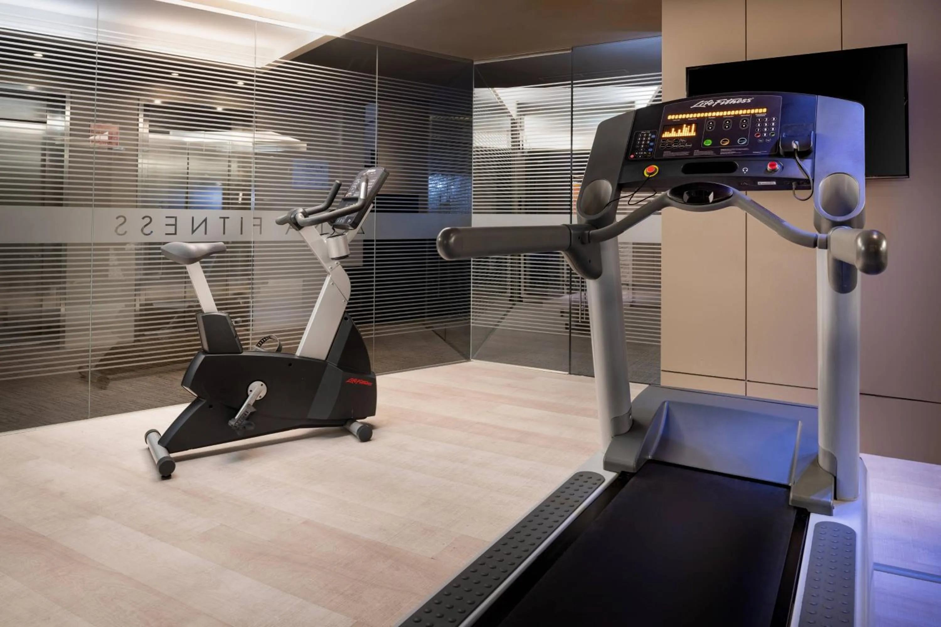 Fitness centre/facilities in AC Hotel Sants by Marriott