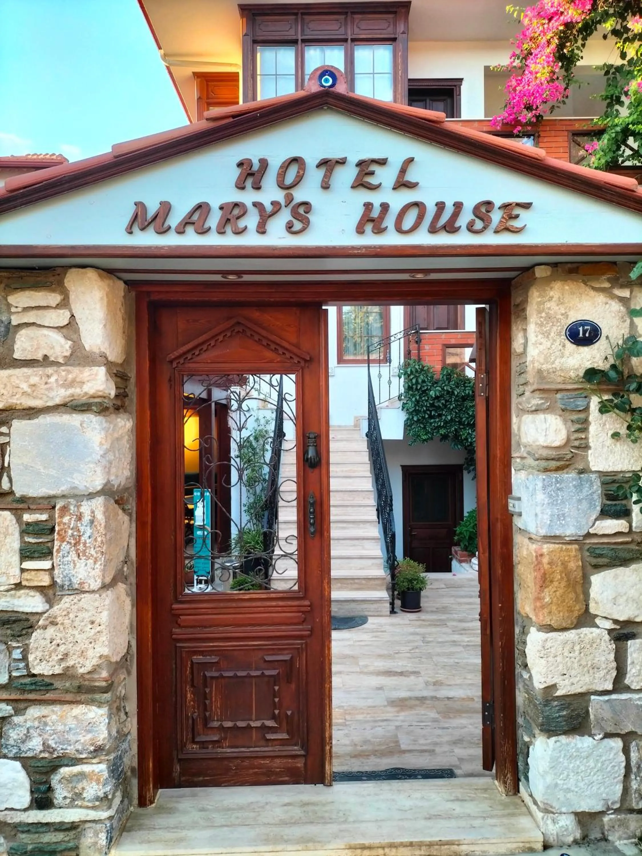 Facade/entrance in Hotel Mary's House