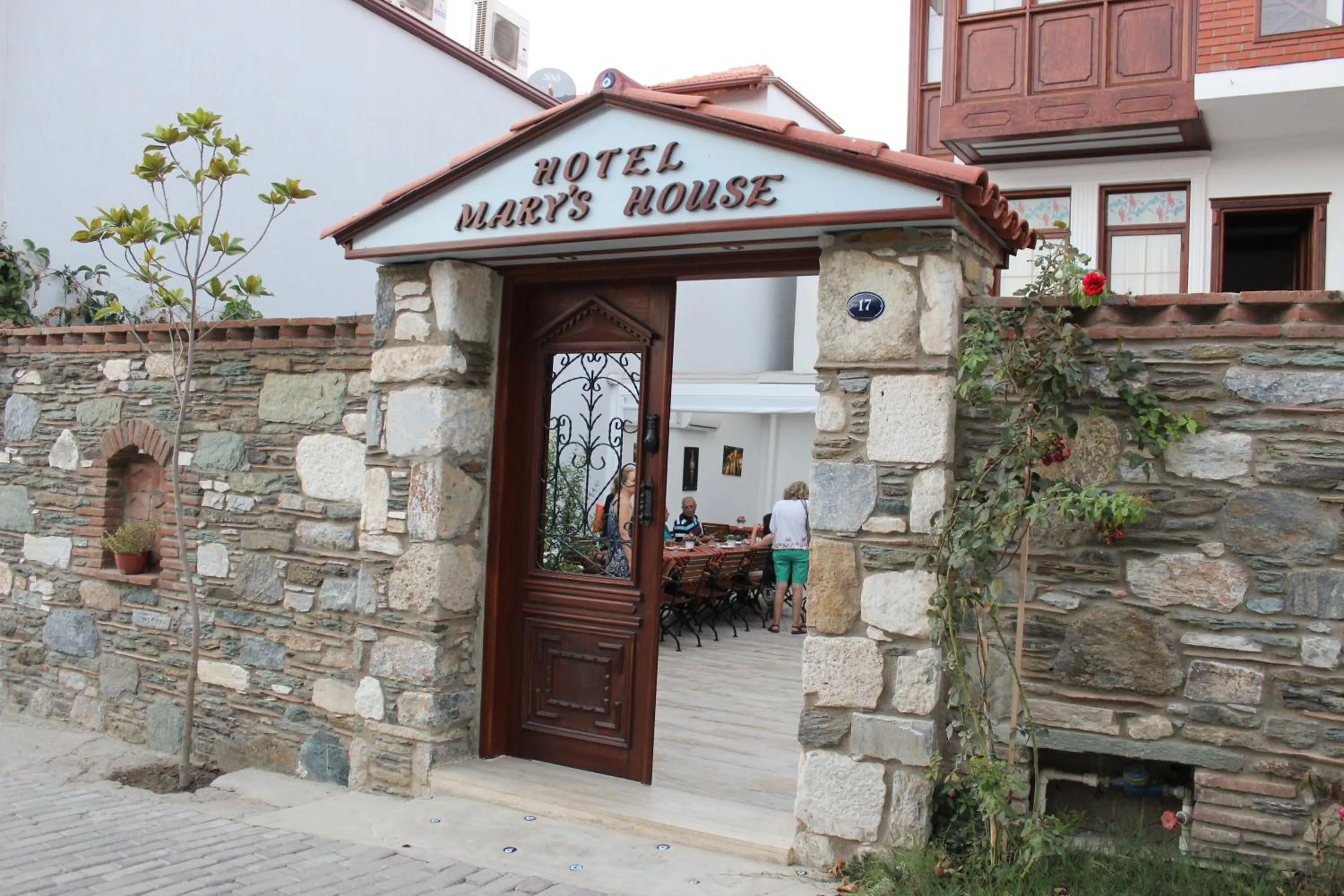 Facade/entrance in Hotel Mary's House