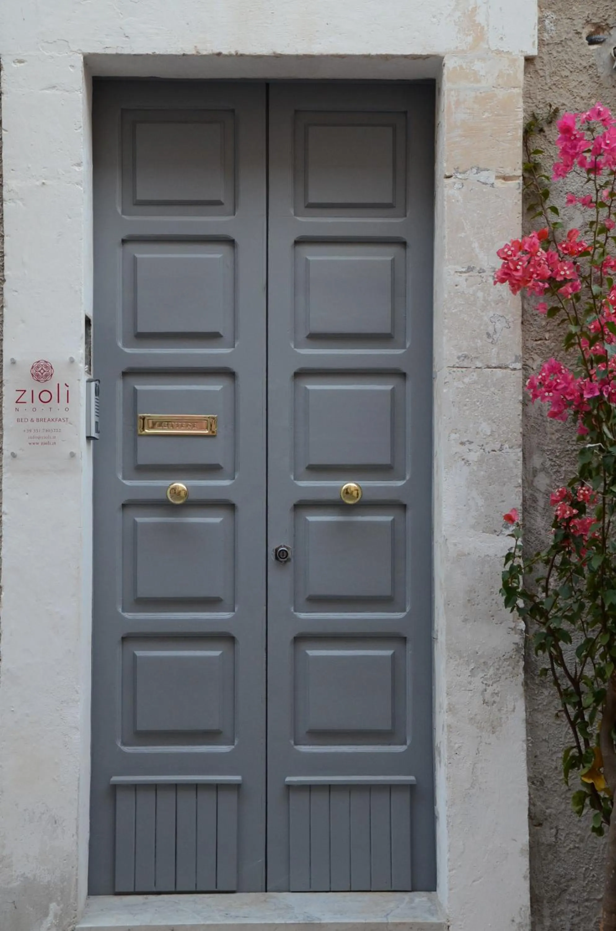 Facade/entrance in Ziolì