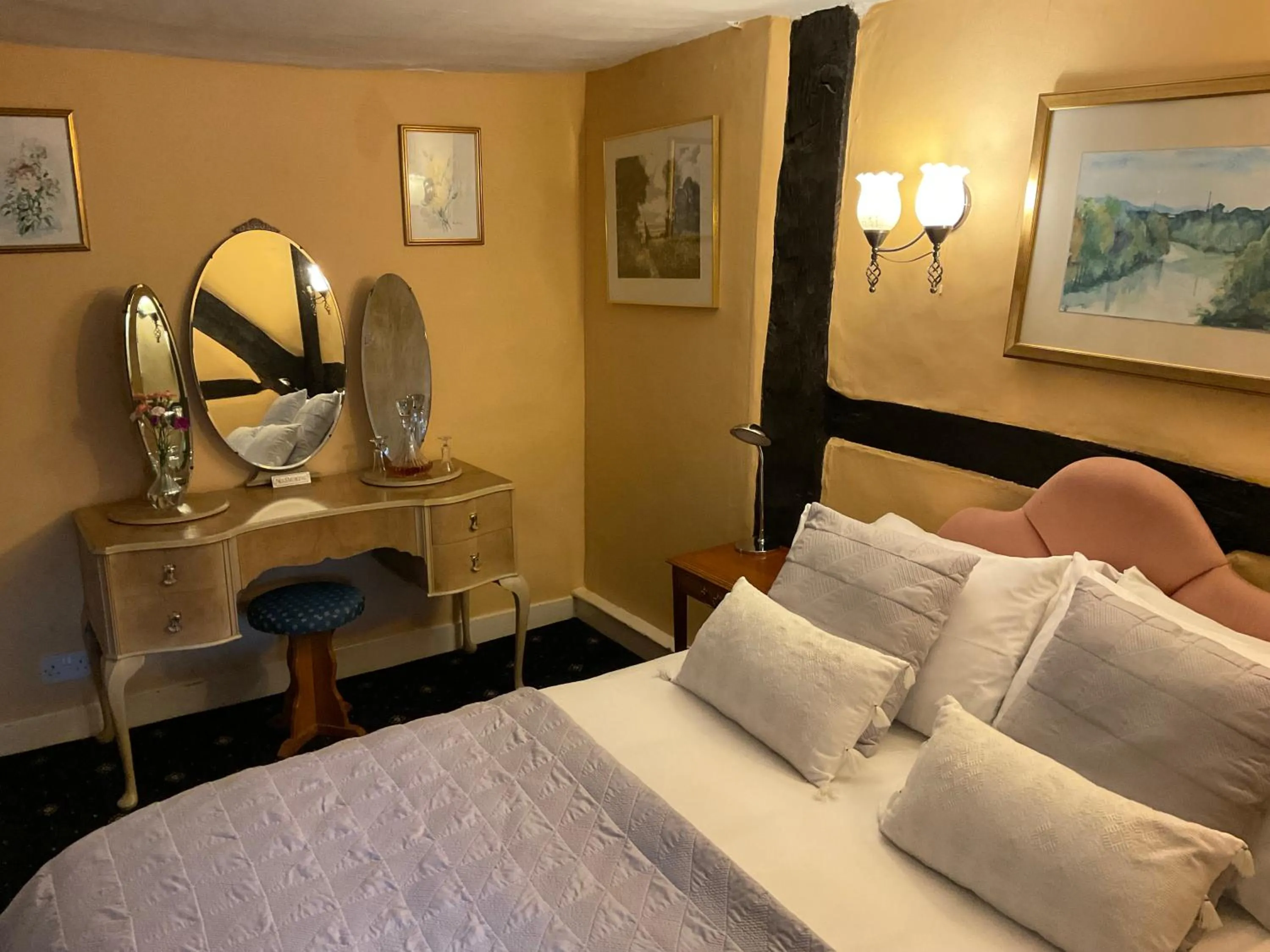 Bed in The Jolly Farmer