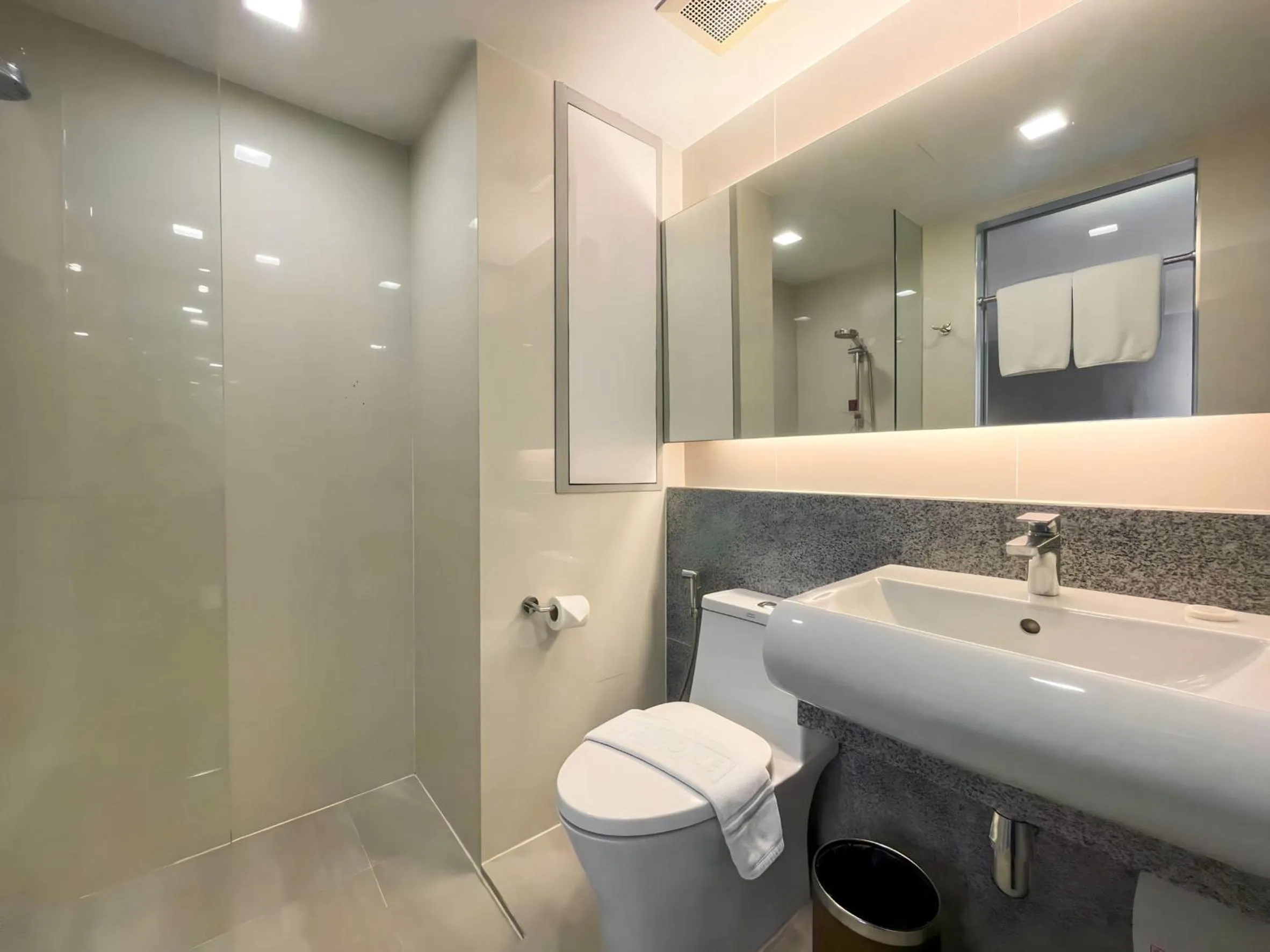 Shower in Aspira Sukhumvit