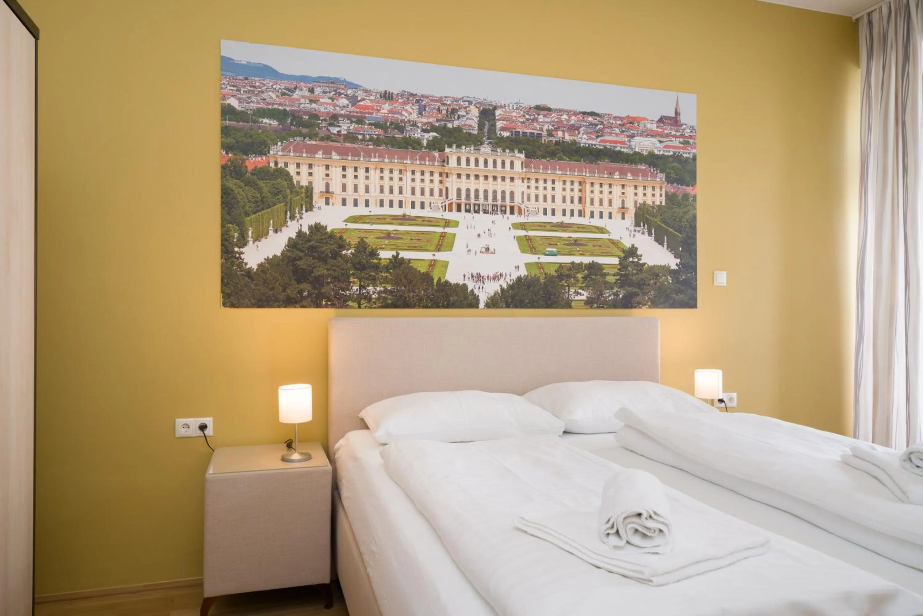 Bed in Vienna Stay Apartments or Rooms 1050